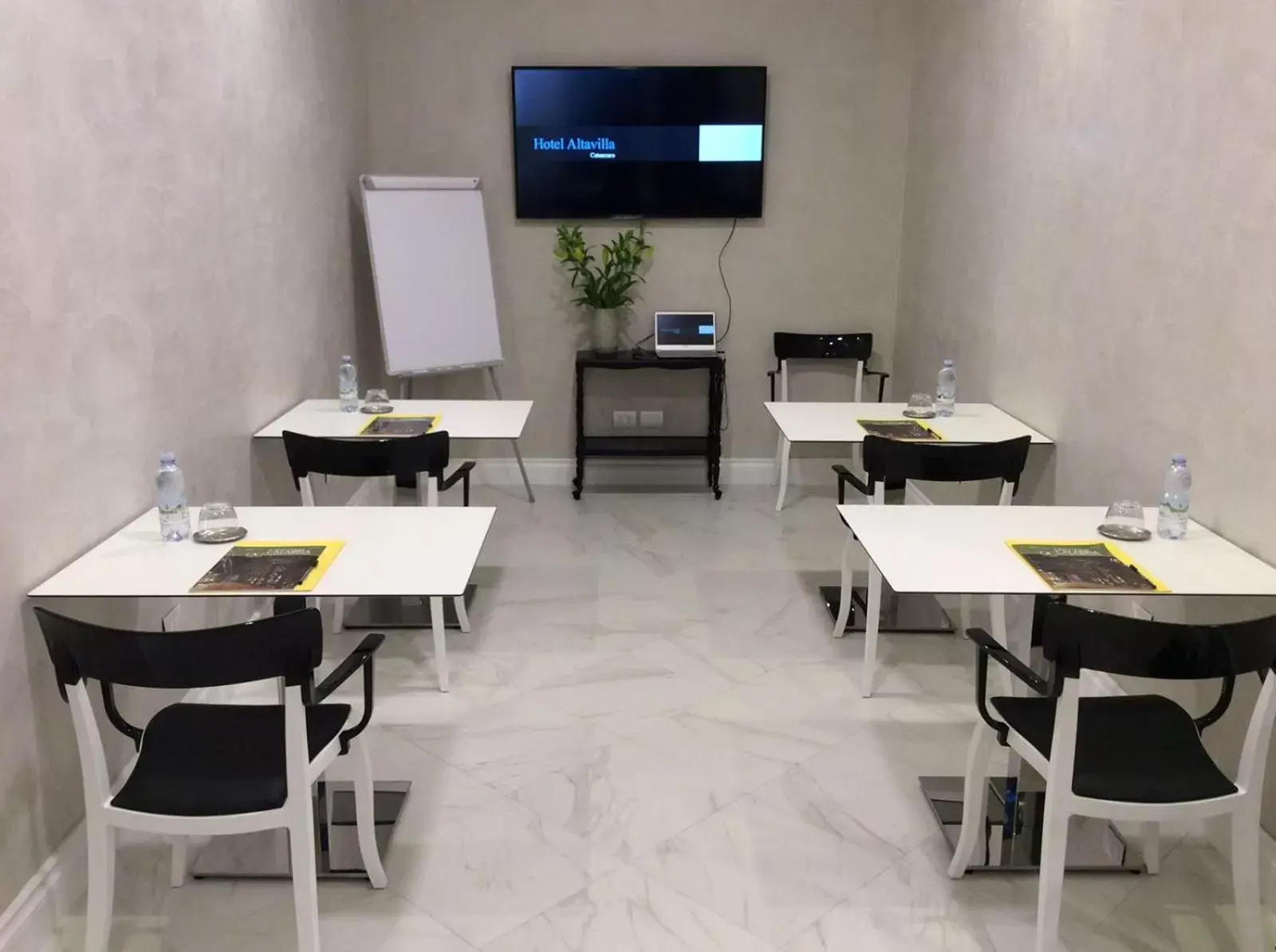 Meeting/conference room, Restaurant/Places to Eat in Hotel Altavilla Catanzaro