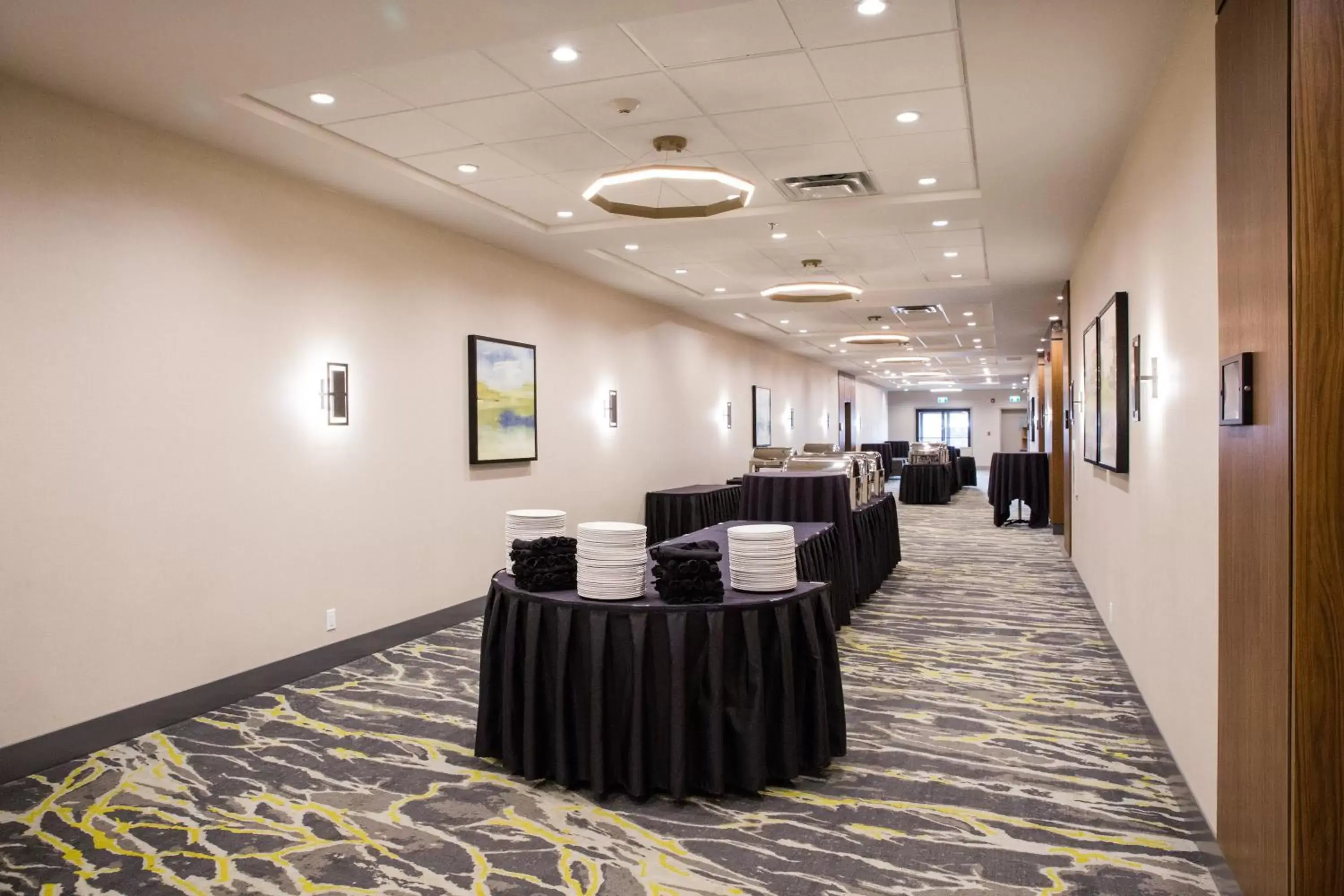 Meeting/conference room in Holiday Inn Hotel & Suites Calgary South - Conference Ctr, an IHG Hotel