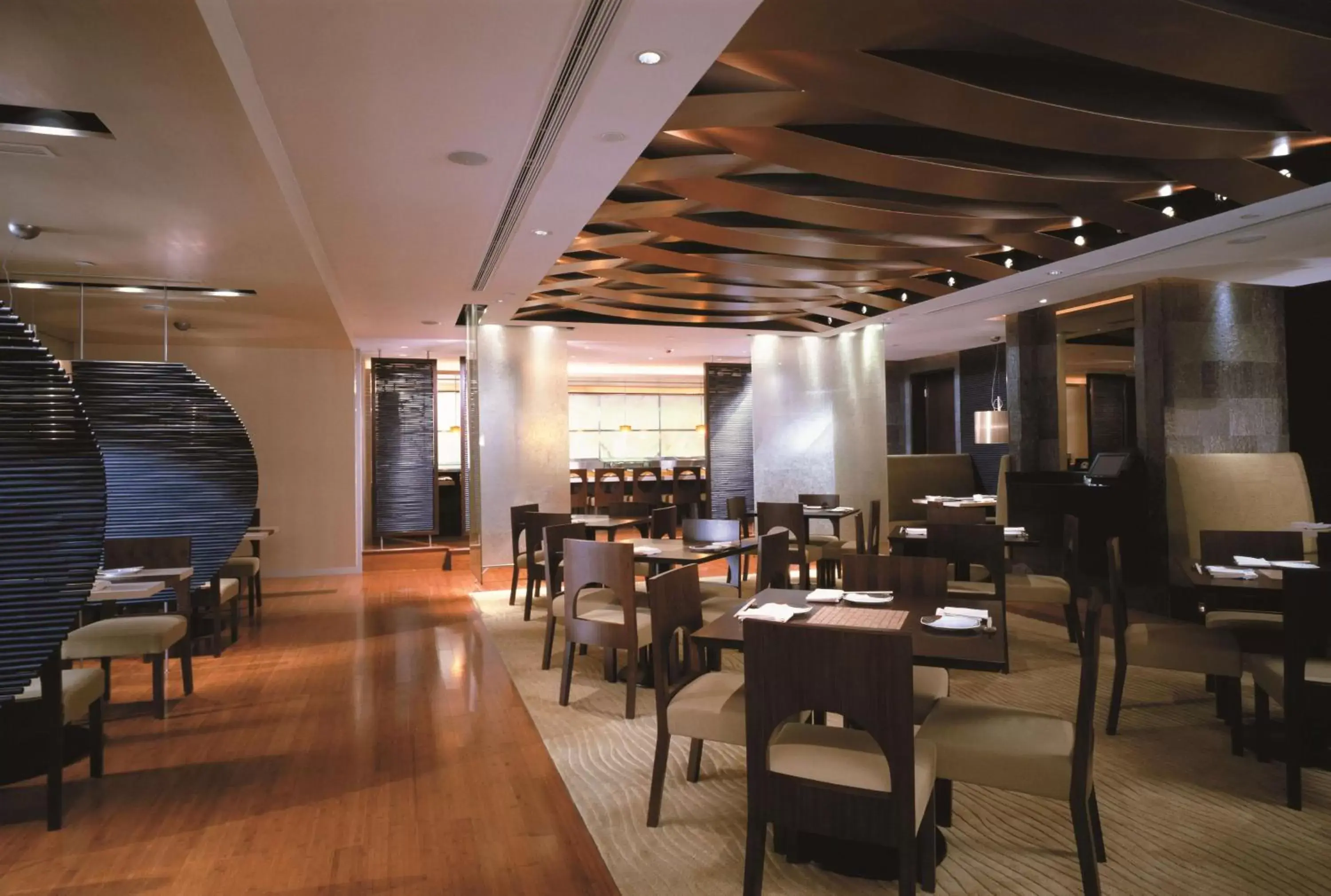 Restaurant/Places to Eat in Kowloon Shangri-La, Hong Kong