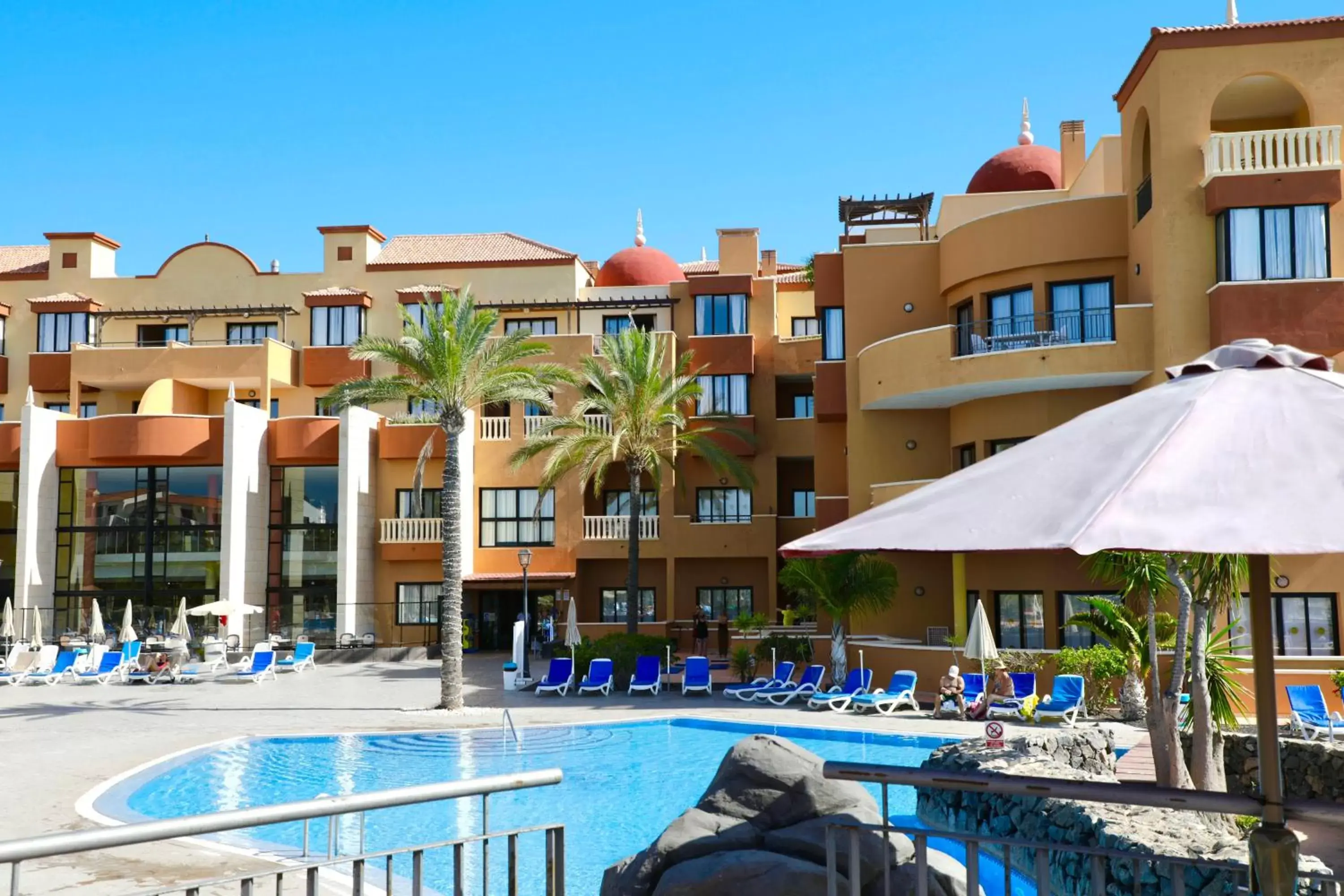 Swimming pool in Grand Muthu Golf Plaza Hotel & Spa Swimming pool in Grand Muthu Golf Plaza Hotel & Spa