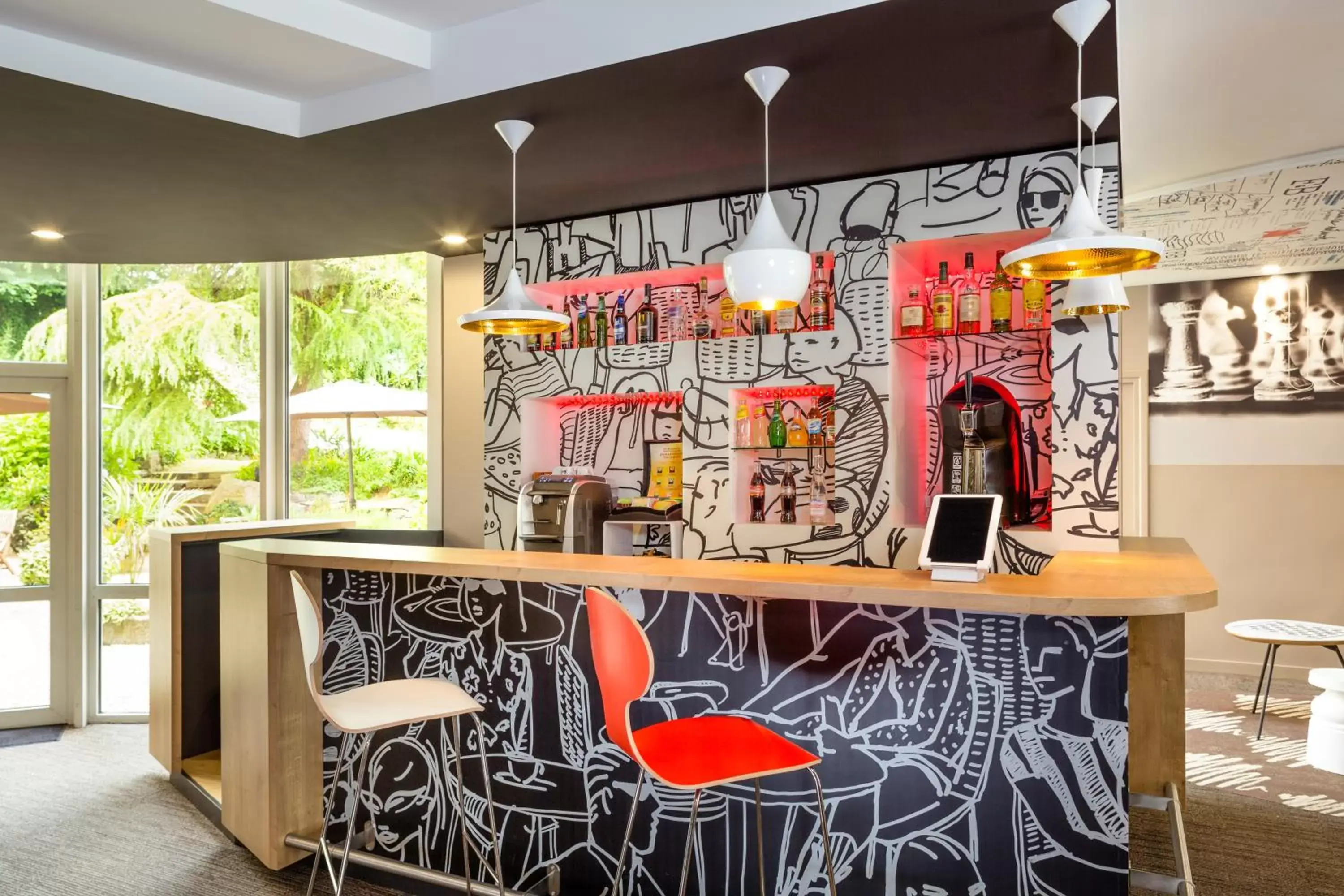 Lounge or bar in ibis Lannion Lounge or bar in ibis Lannion