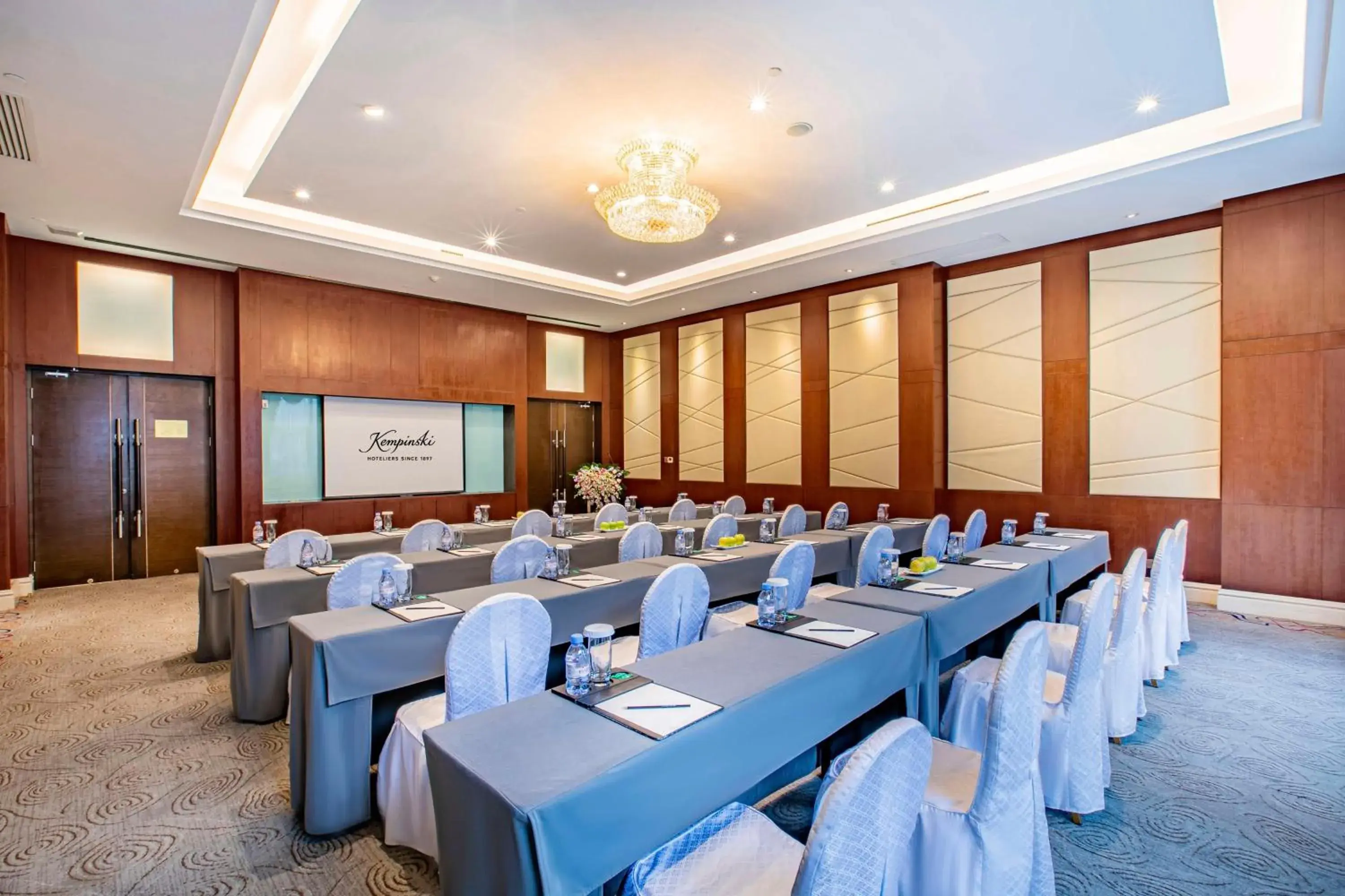 Meeting/conference room in Guiyang Kempinski Hotel