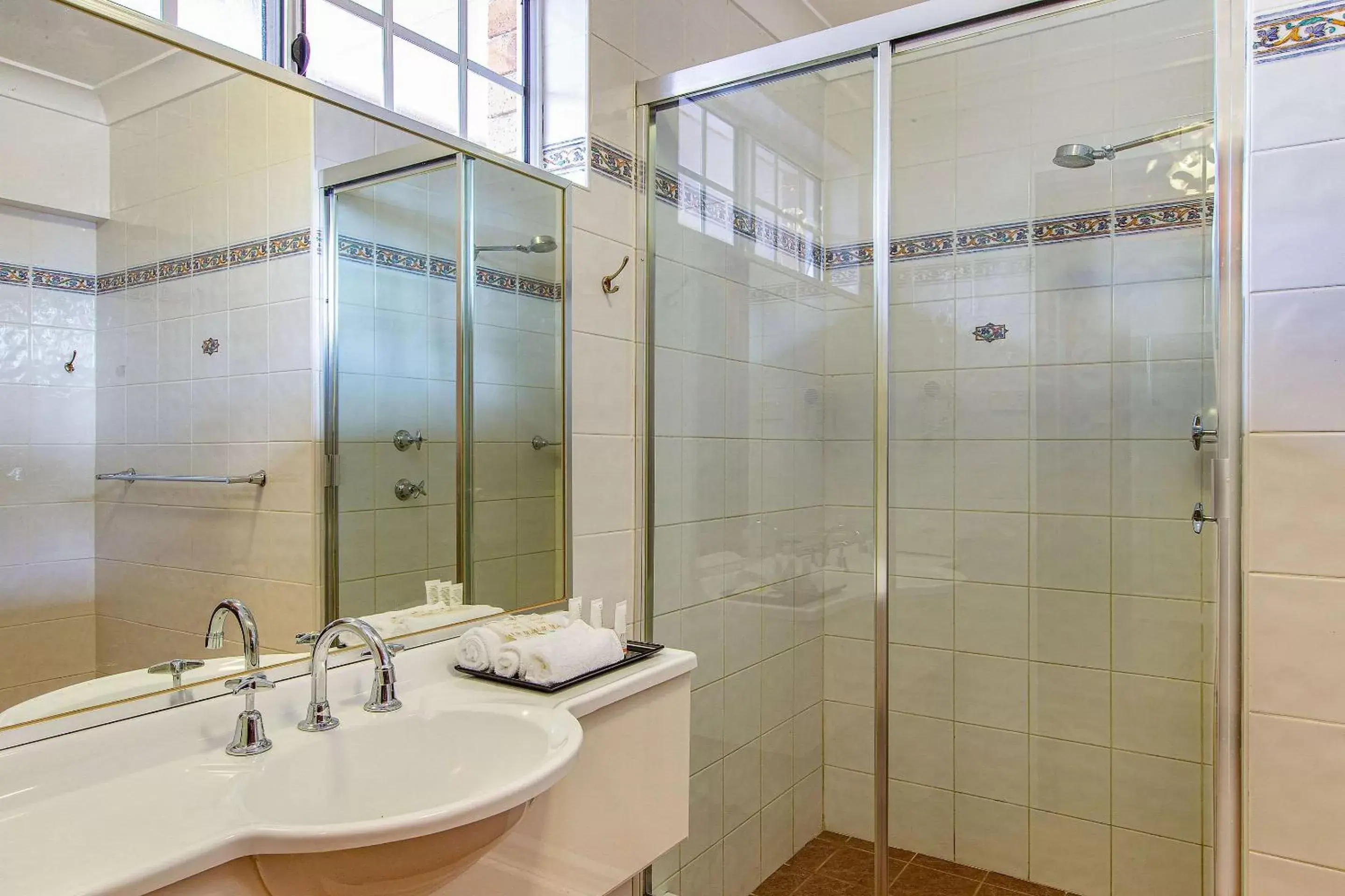 Shower, Bathroom in Quality Inn Penrith Sydney