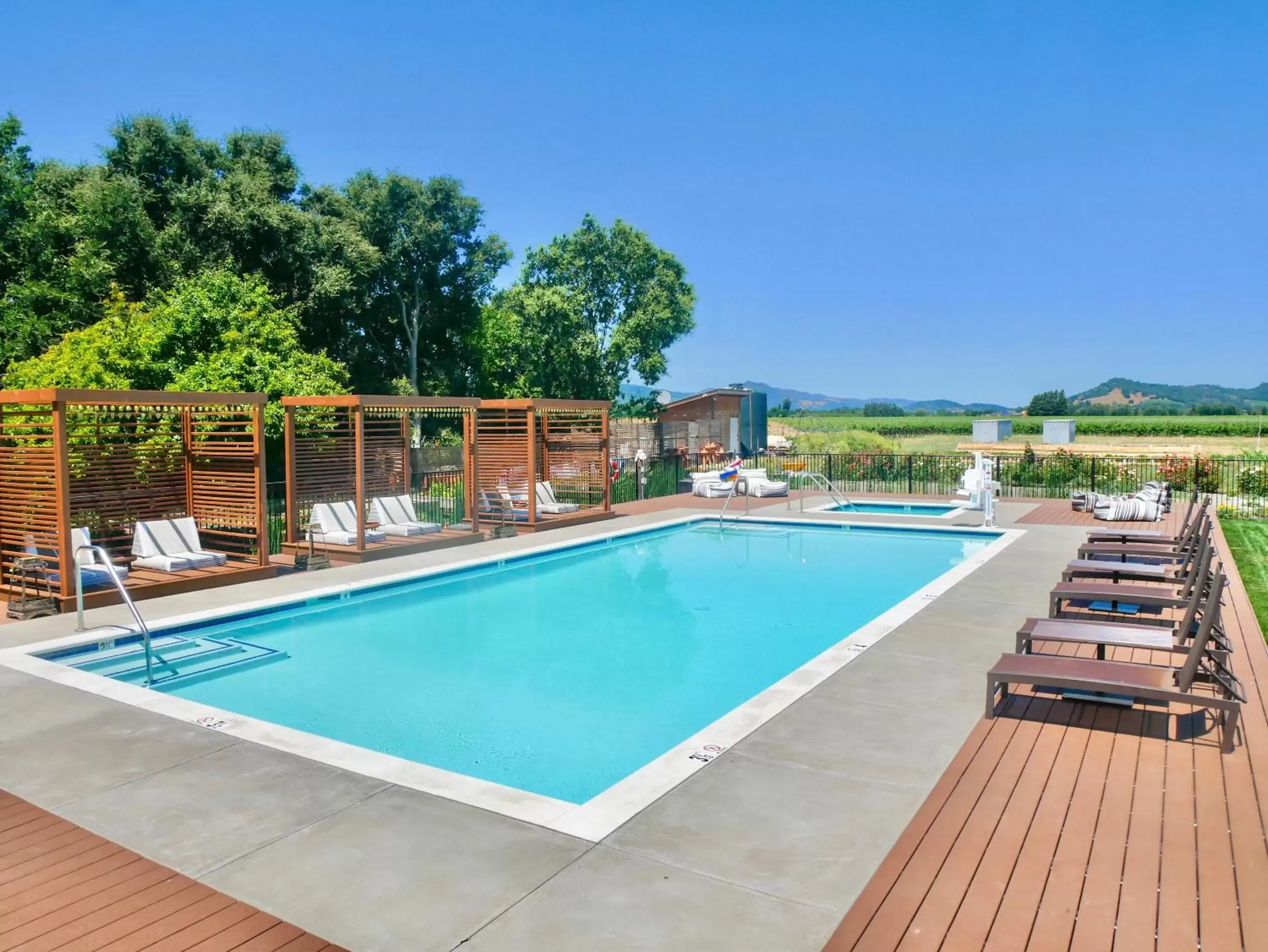 Swimming Pool in Bann at Oak Knoll Napa