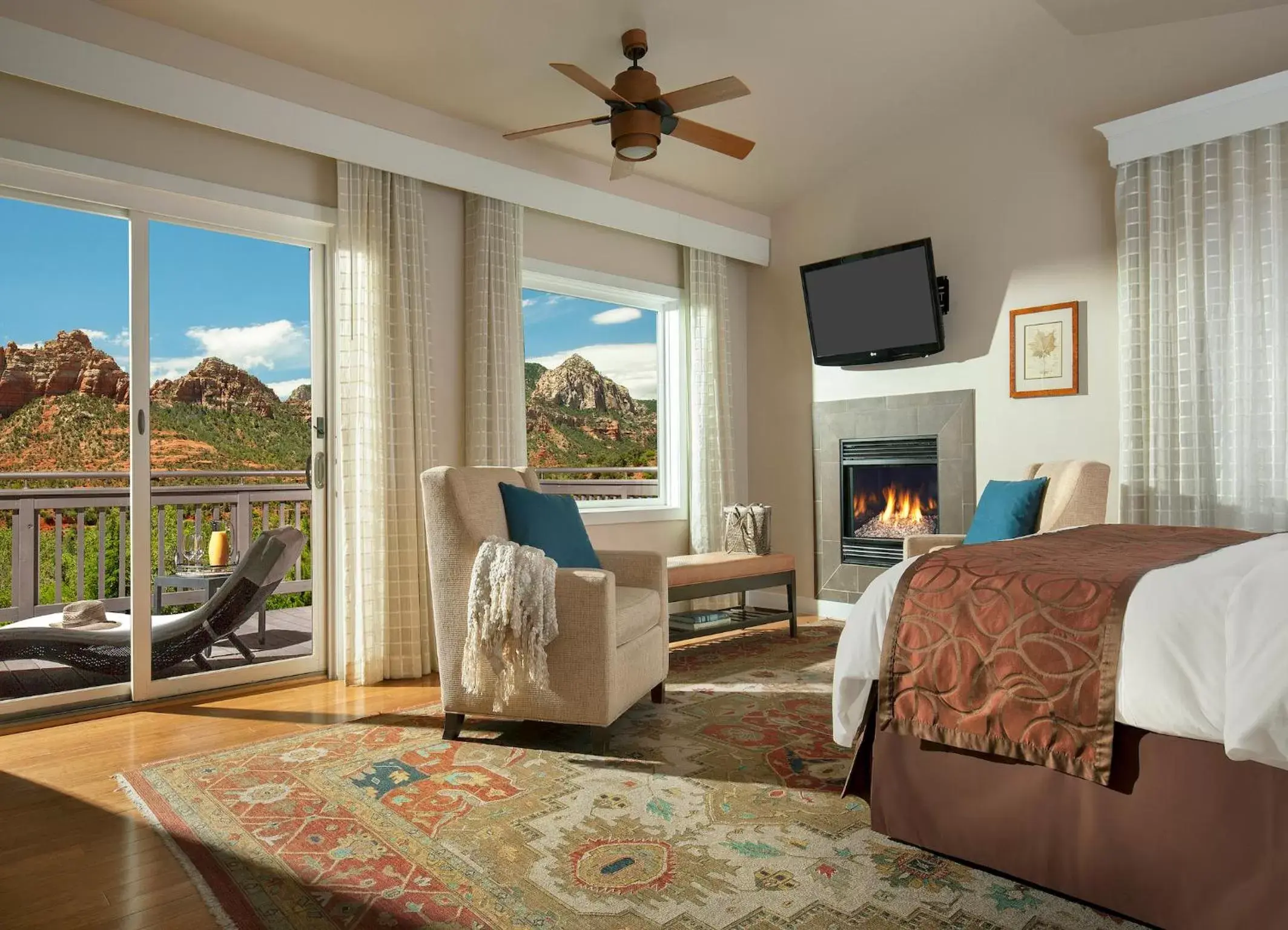 Photo of the whole room in L'Auberge De Sedona