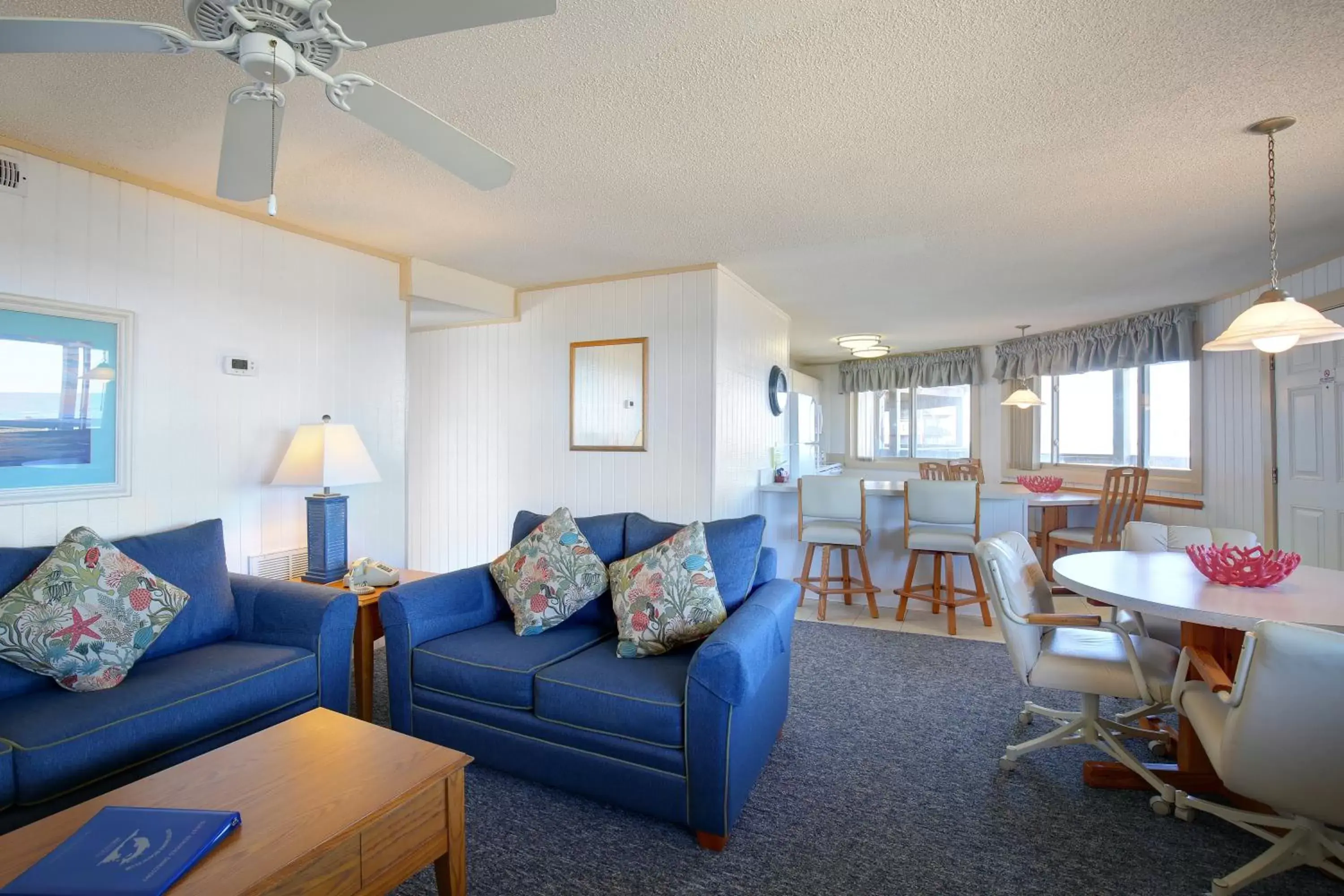 Living room, Seating Area in Outer Banks Beach Club