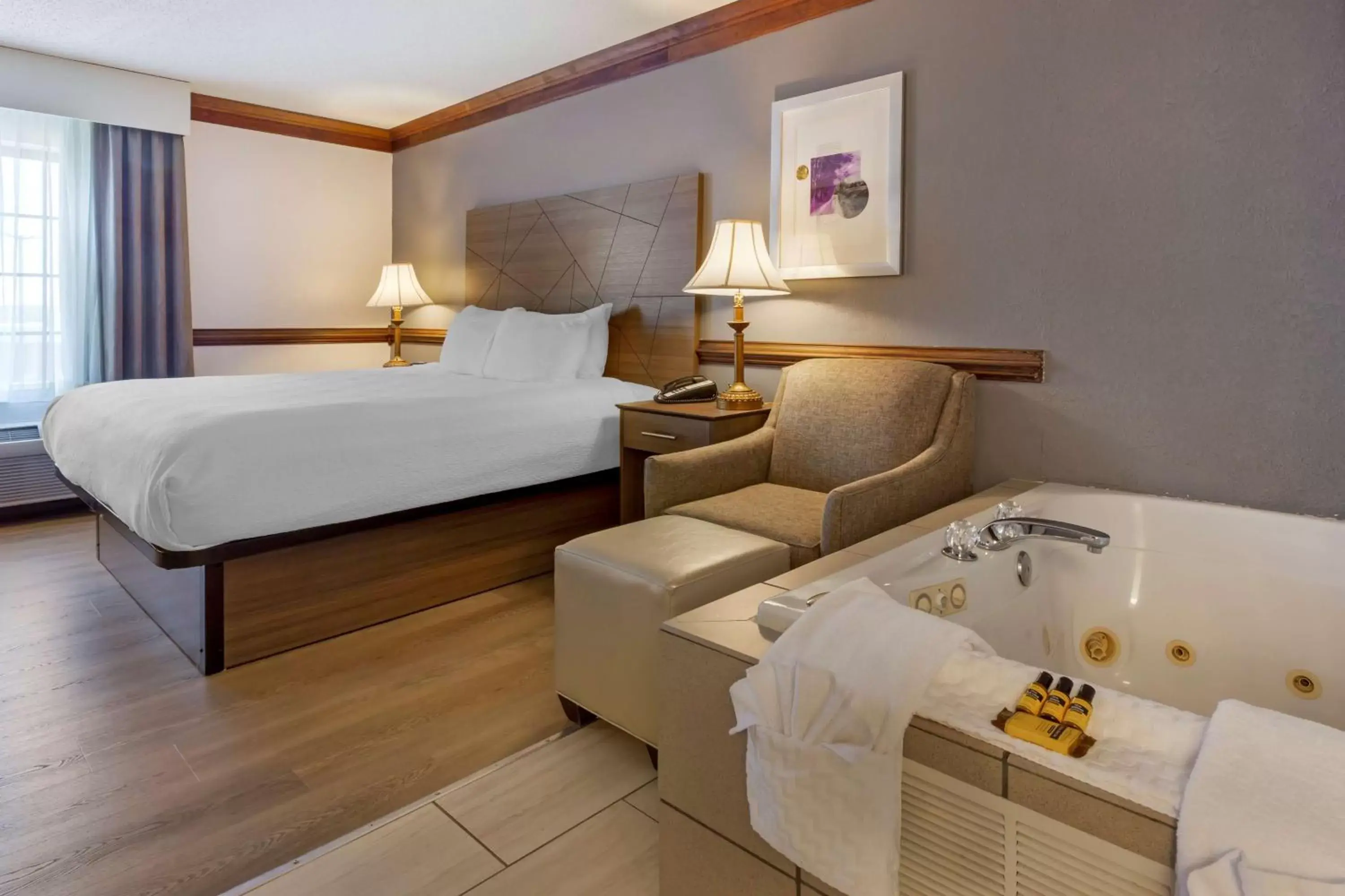 Bedroom, Bed in Best Western Plus South Hill Inn