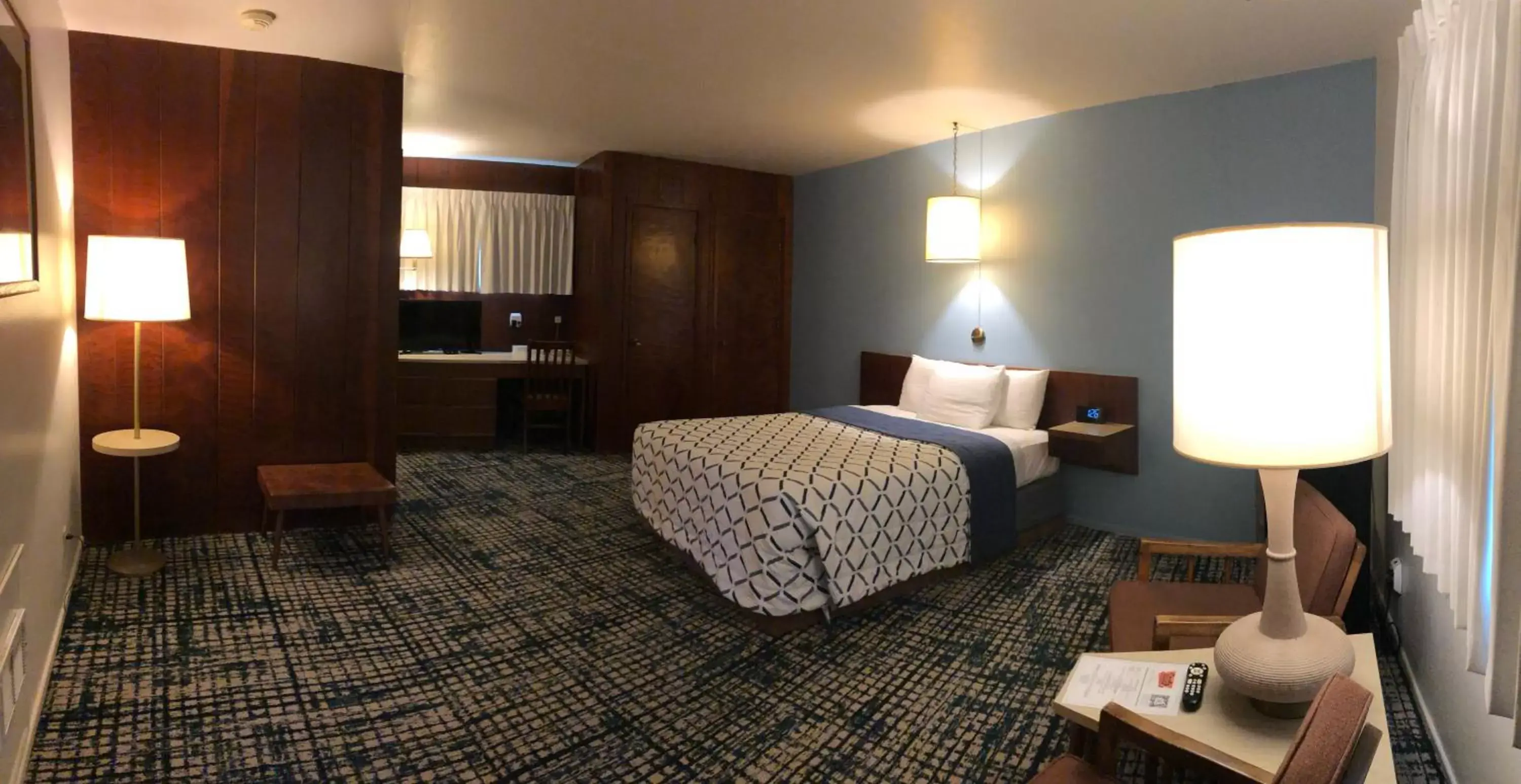 Bed in Curly Redwood Lodge Bed in Curly Redwood Lodge