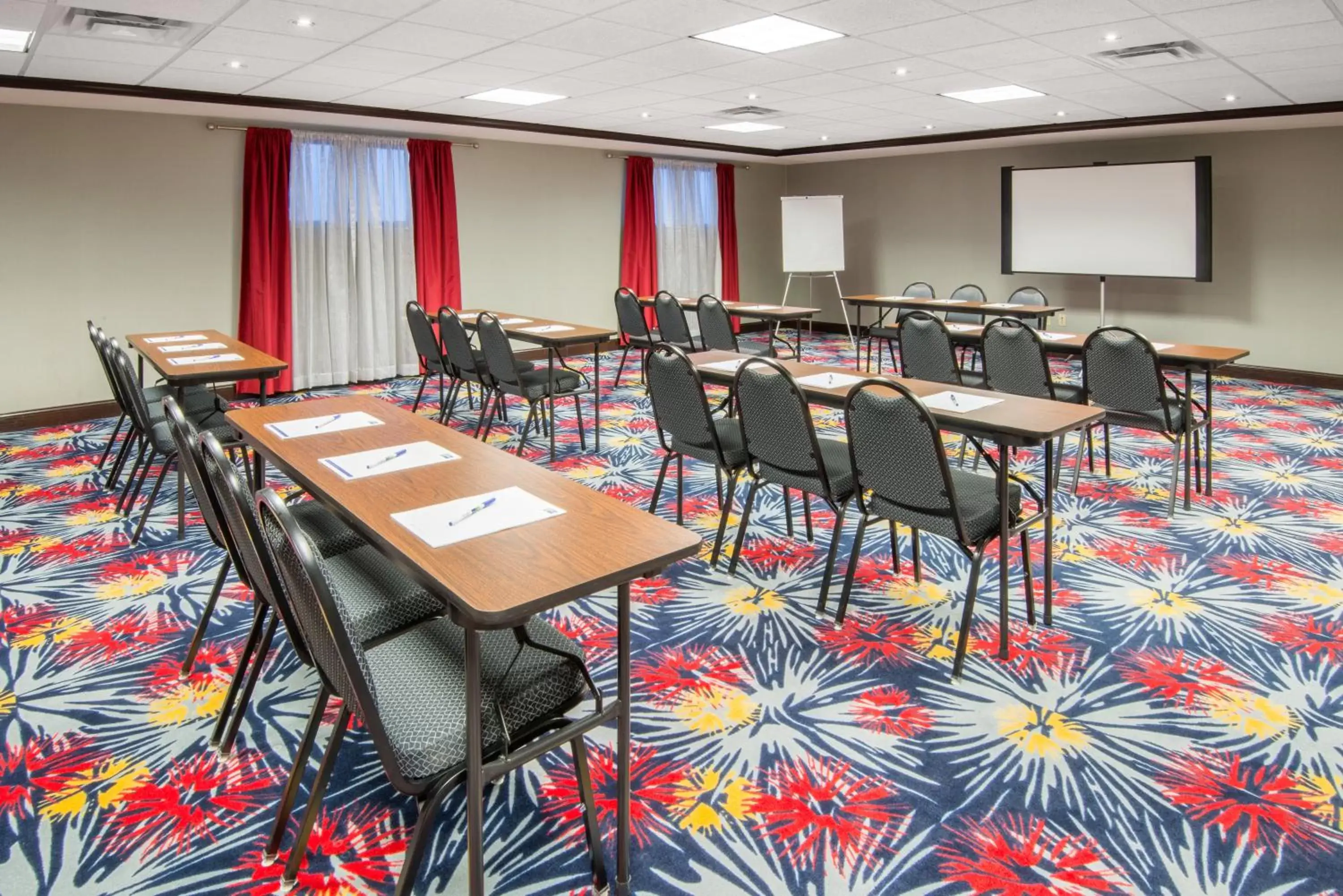 Meeting/conference room in Holiday Inn Express Cleveland Airport - Brook Park, an IHG Hotel