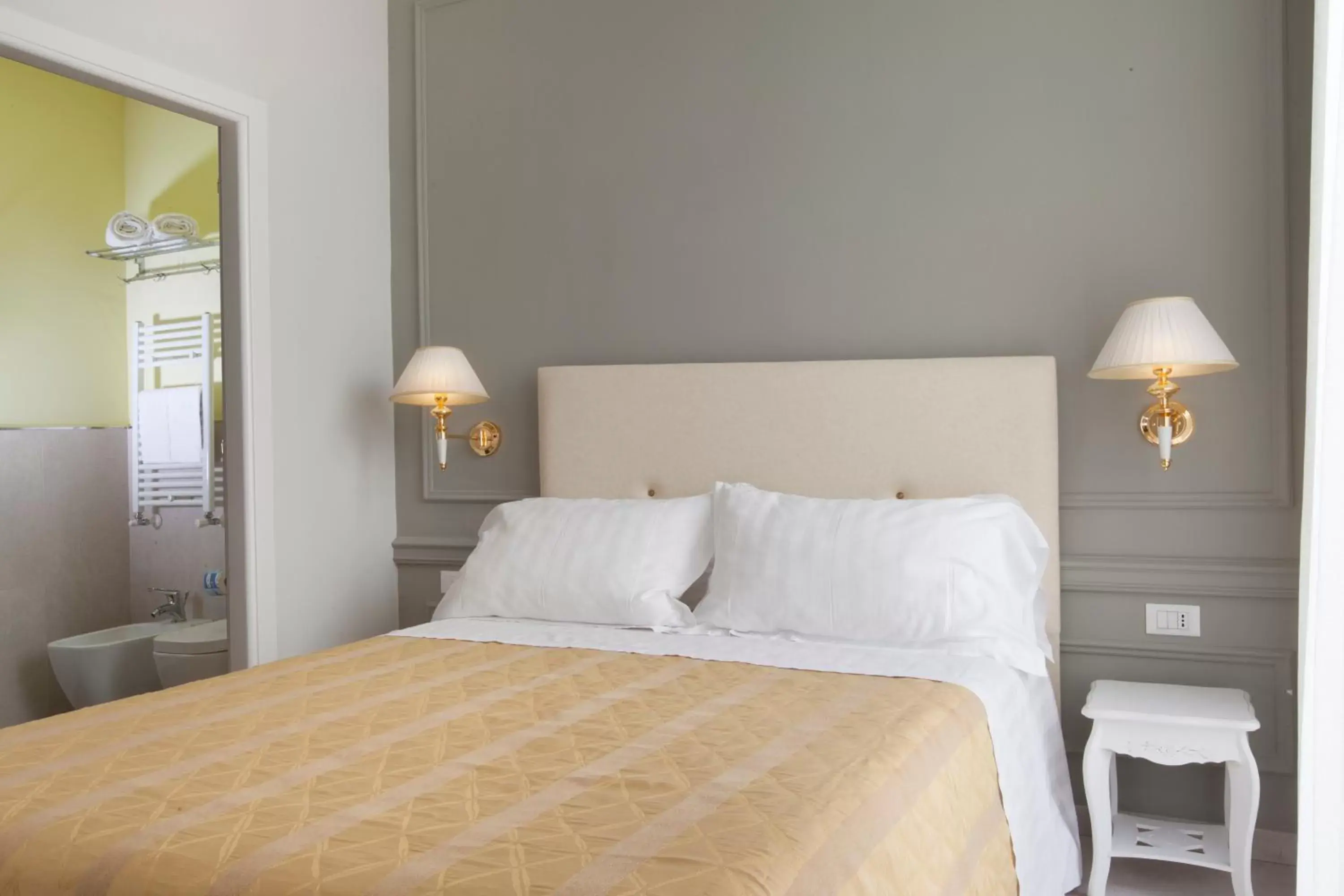 Bedroom, Bed in Ruins B&B Bedroom, Bed in Ruins B&B