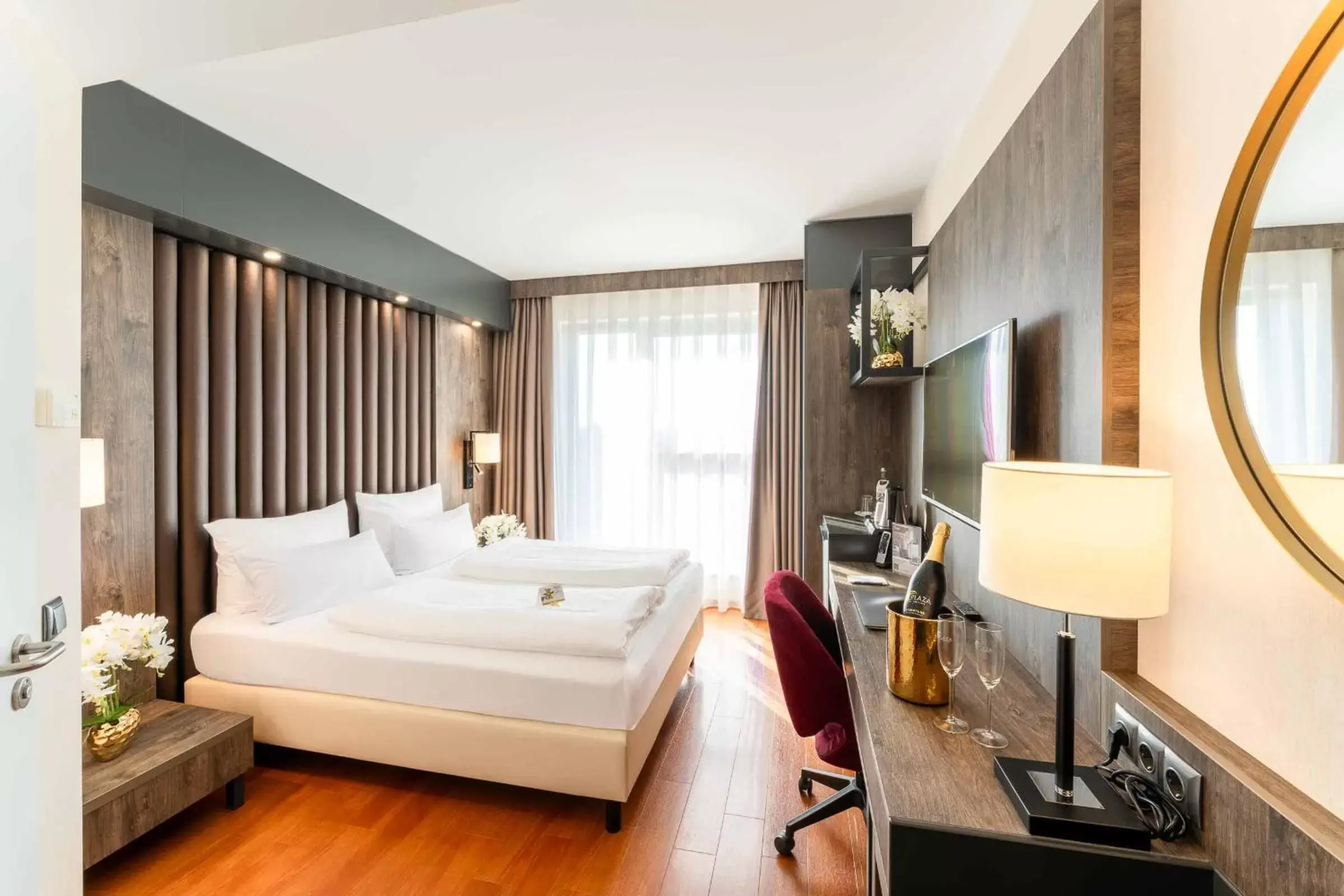 Photo of the whole room, Bed in PLAZA Premium Karlsruhe Photo of the whole room, Bed in PLAZA Premium Karlsruhe