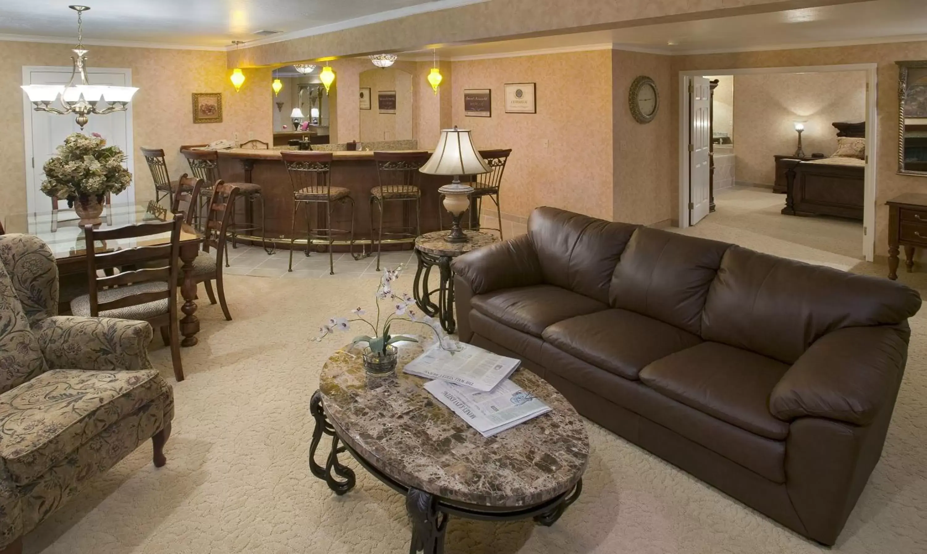 Photo of the whole room, Lounge/Bar in Rogue Regency Inn & Suites