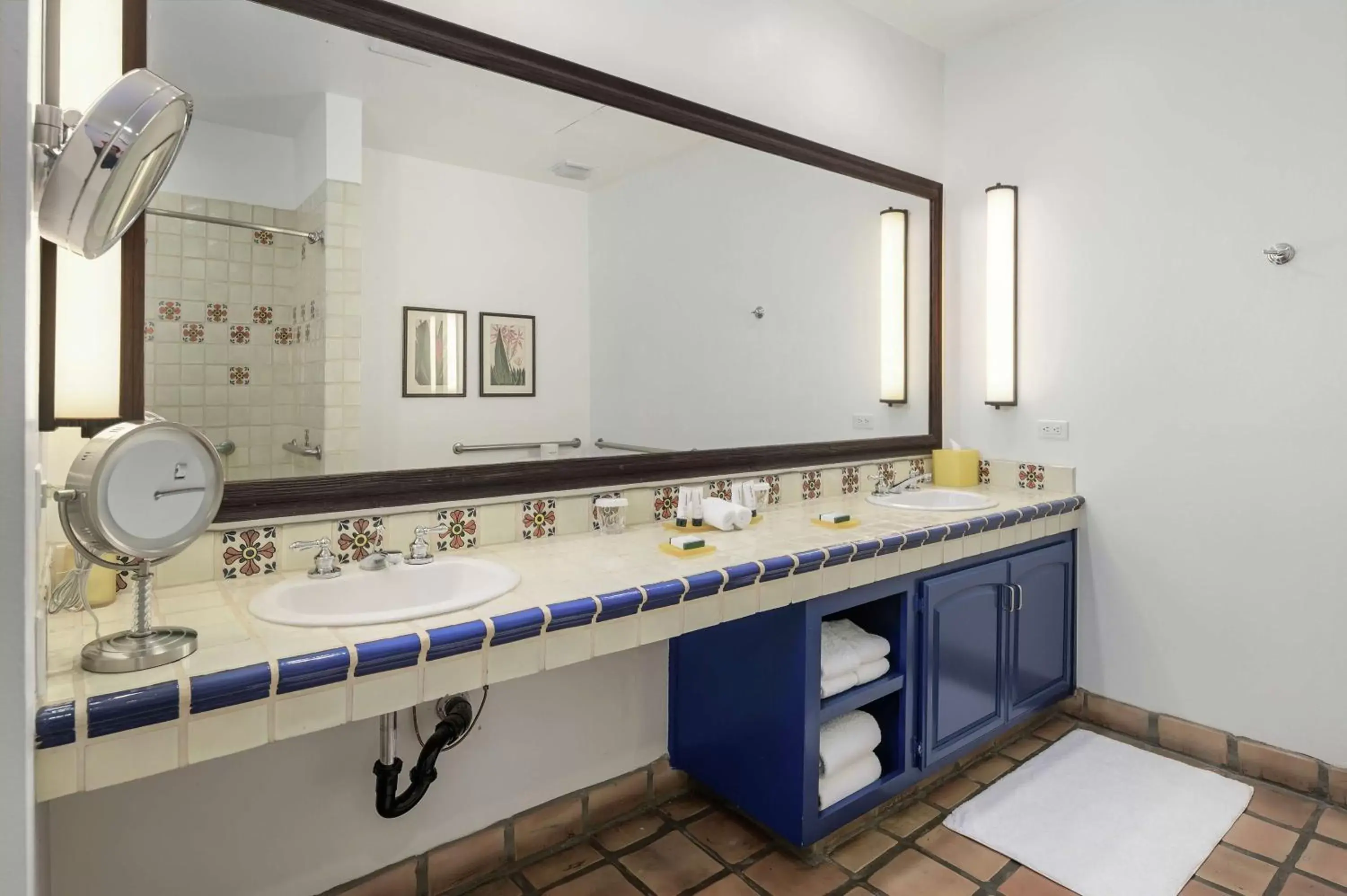 Bathroom in La Quinta Resort & Club, Curio Collection