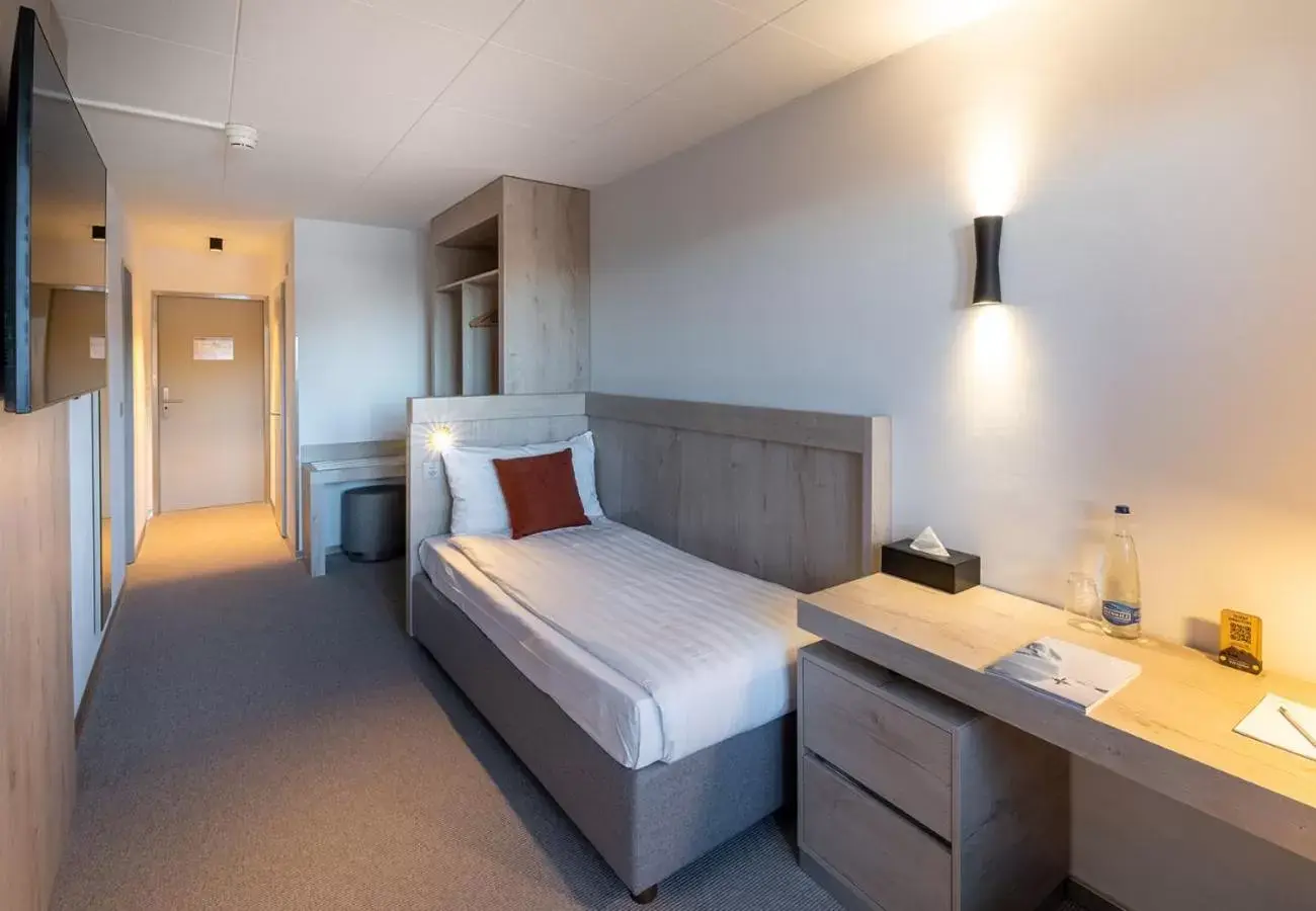 Photo of the whole room, Bed in Victoria Hotel & Residence Photo of the whole room, Bed in Victoria Hotel & Residence