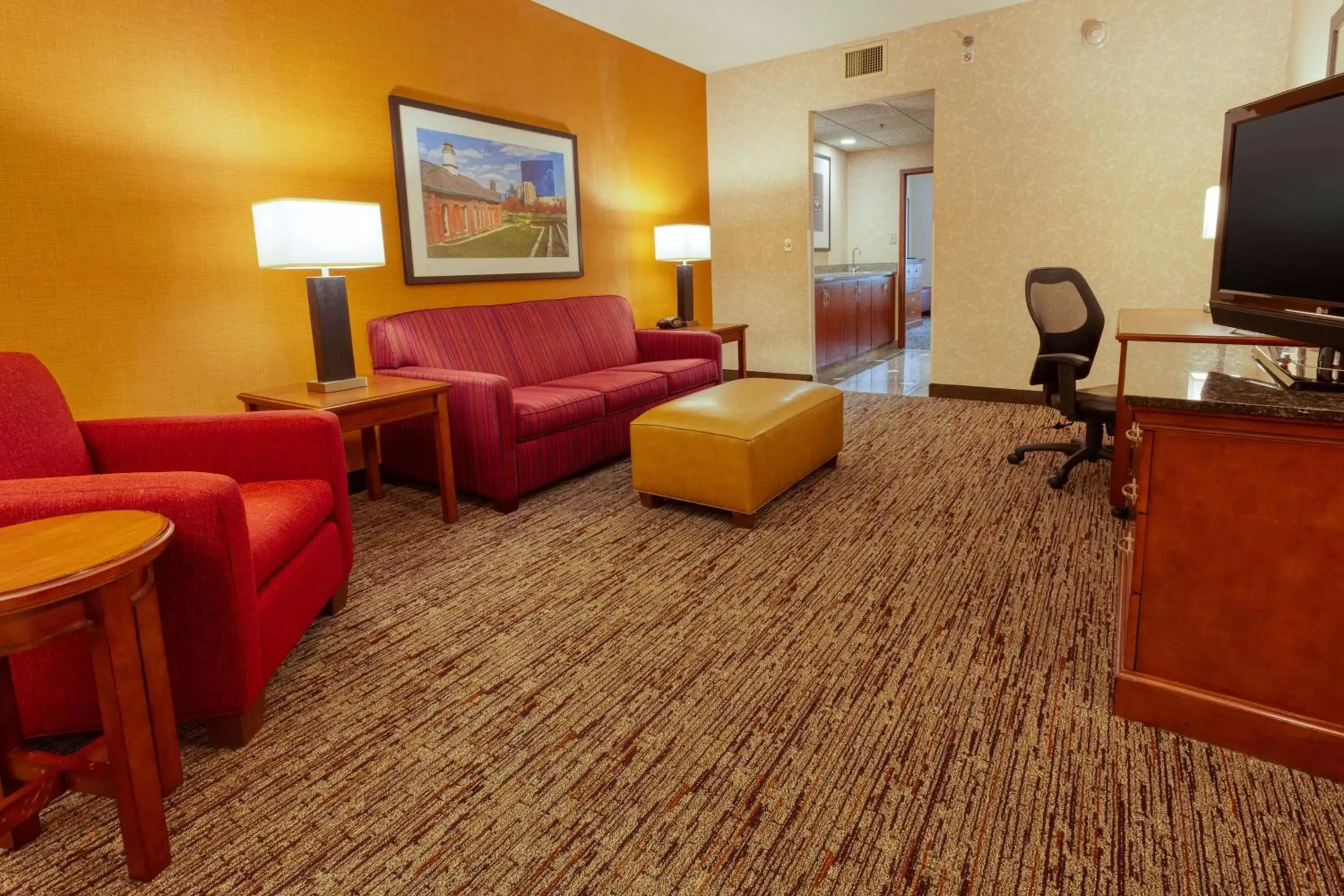 Photo of the whole room, Seating Area in Drury Inn & Suites Indianapolis Northeast