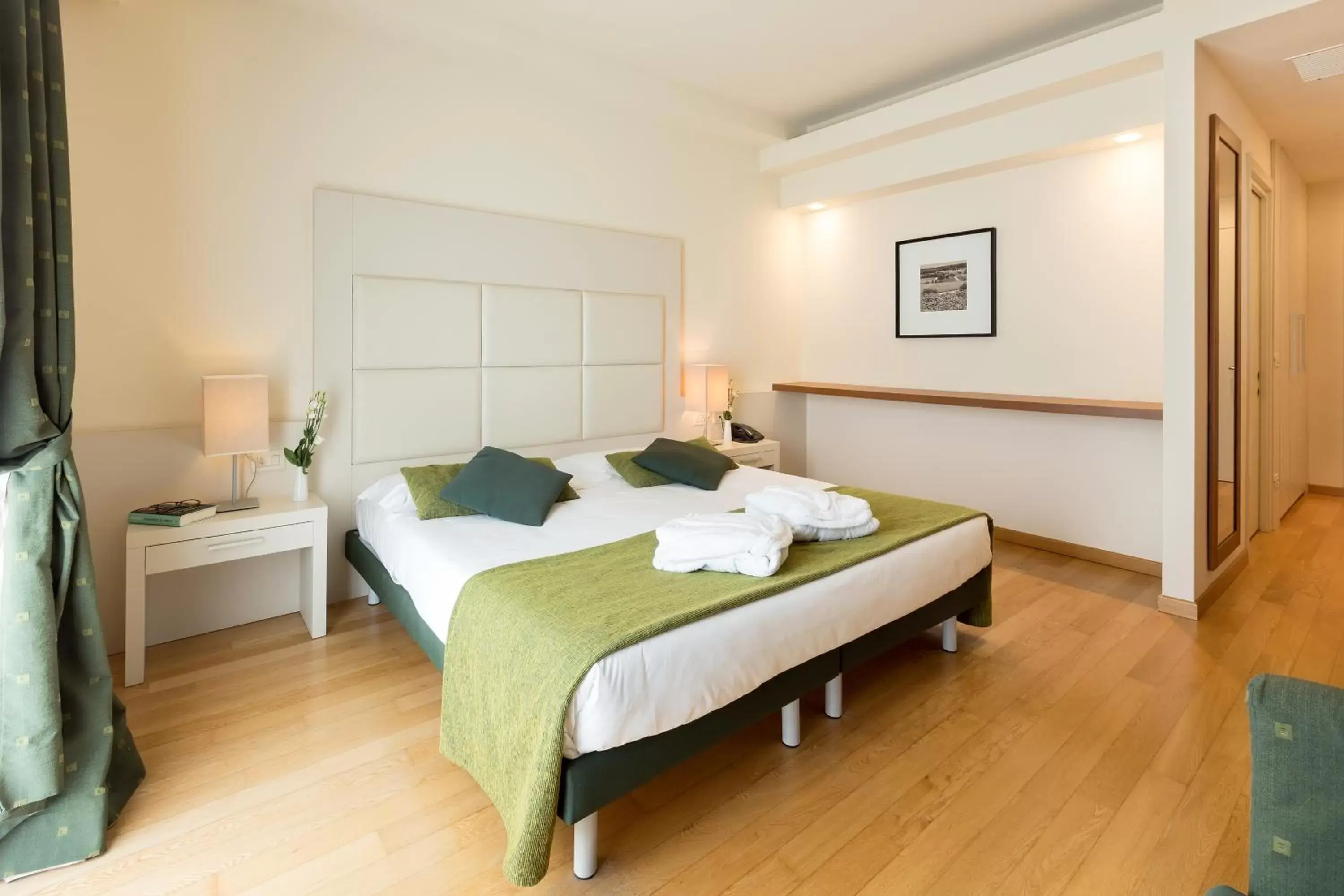 Photo of the whole room, Bed in Leonardo Hotel Lago di Garda - Wellness and Spa