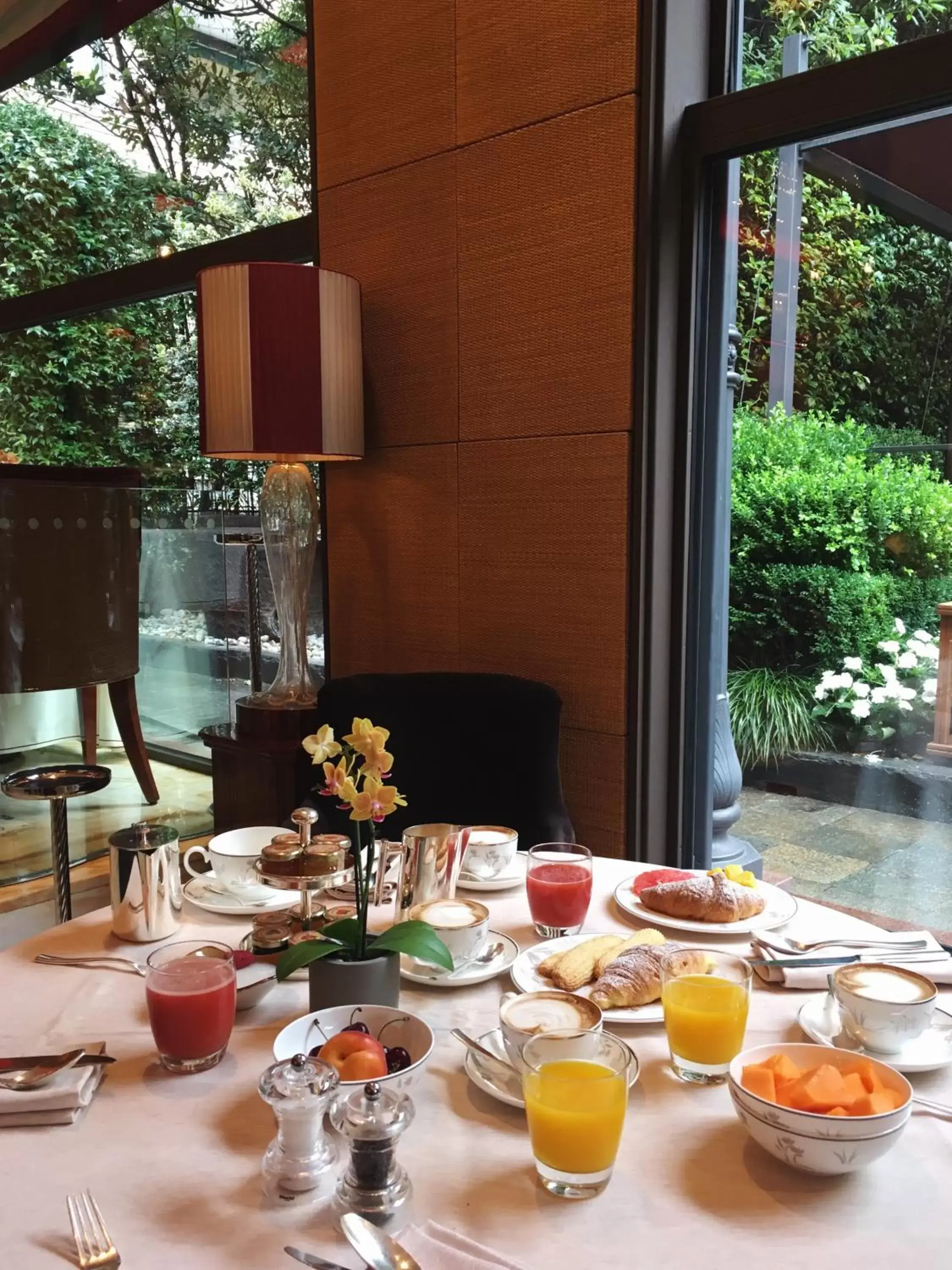 Breakfast, Restaurant/Places to Eat in Hotel Principe Di Savoia - Dorchester Collection
