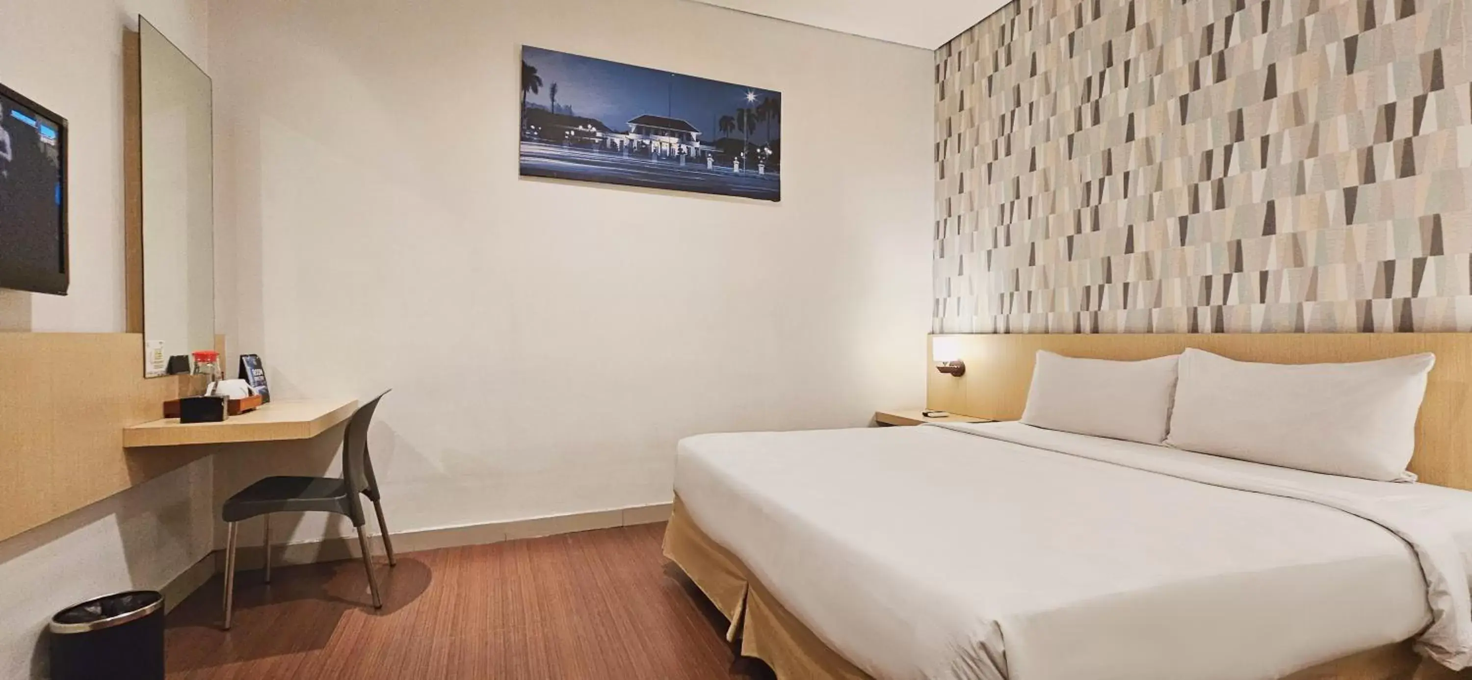 Bedroom, Bed in Hotel 88 Embong Malang Surabaya By WH