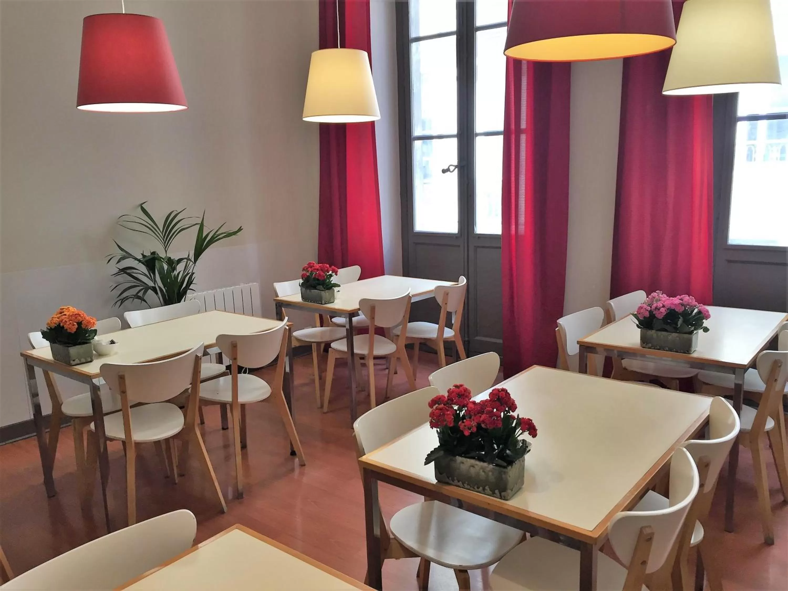 Restaurant/places to eat in Hotel Gambetta