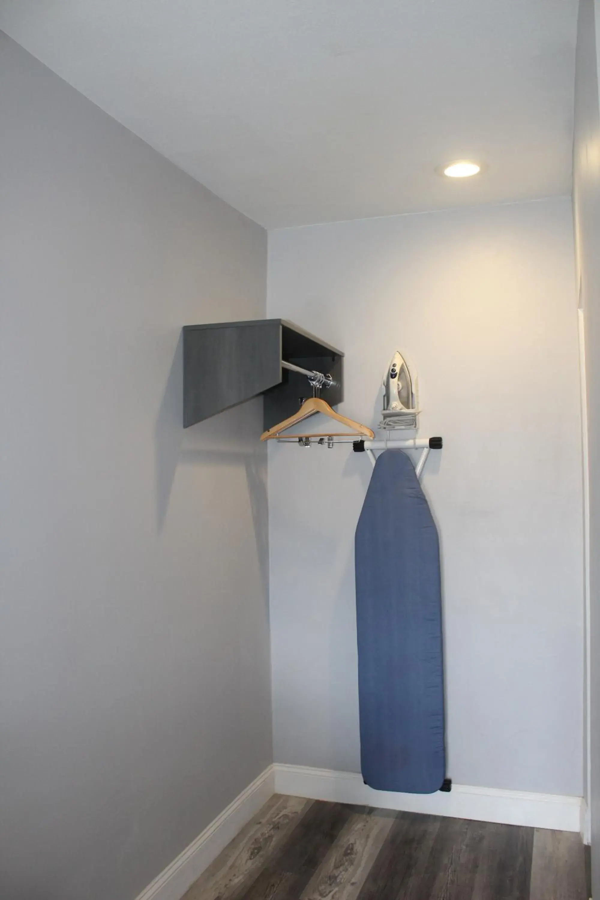 TV/Entertainment Center in Travelodge by Wyndham Fresno Convention Center Area TV/Entertainment Center in Travelodge by Wyndham Fresno Convention Center Area