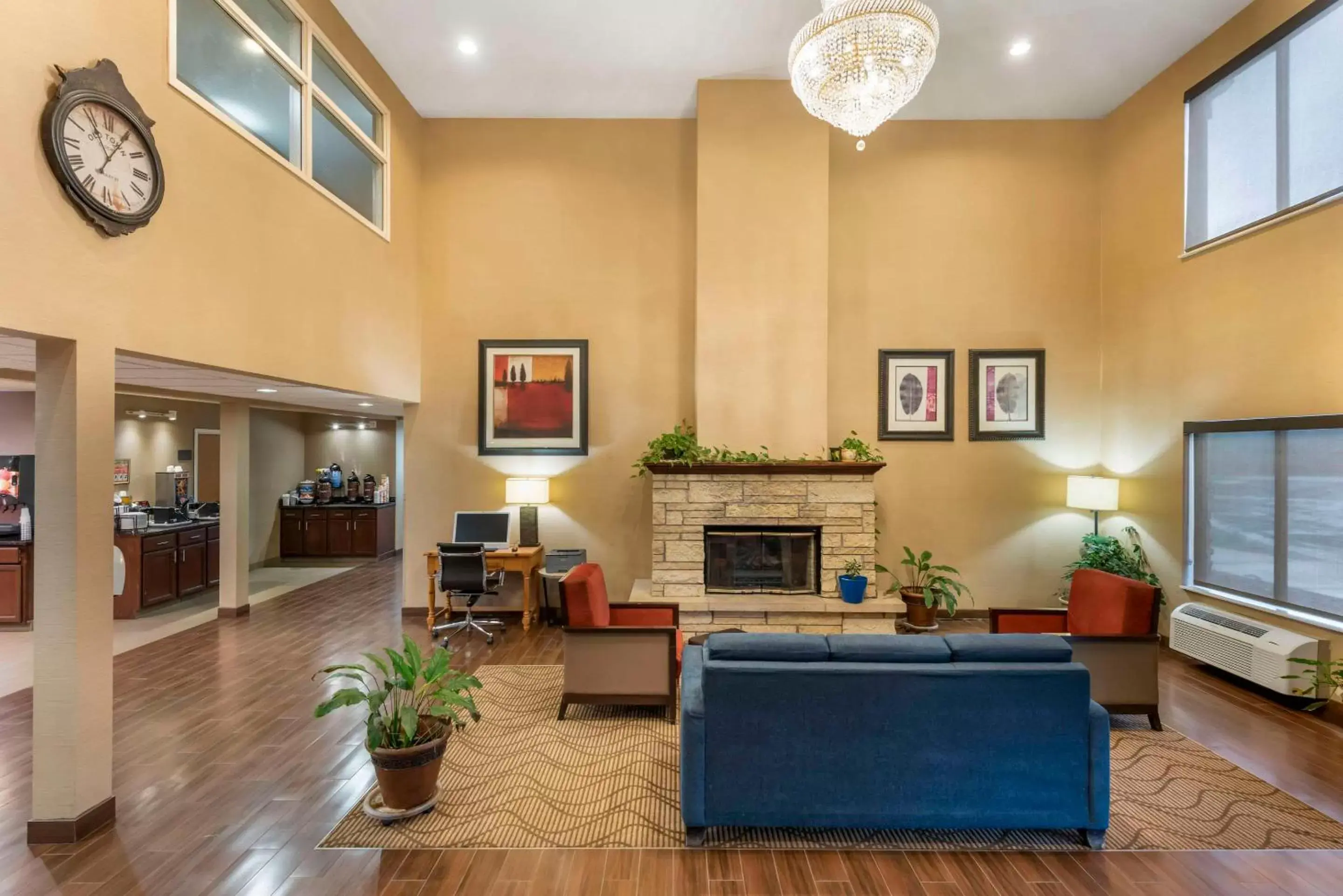 Lobby or reception, Seating Area in Comfort Inn & Suites Black River Falls I-94