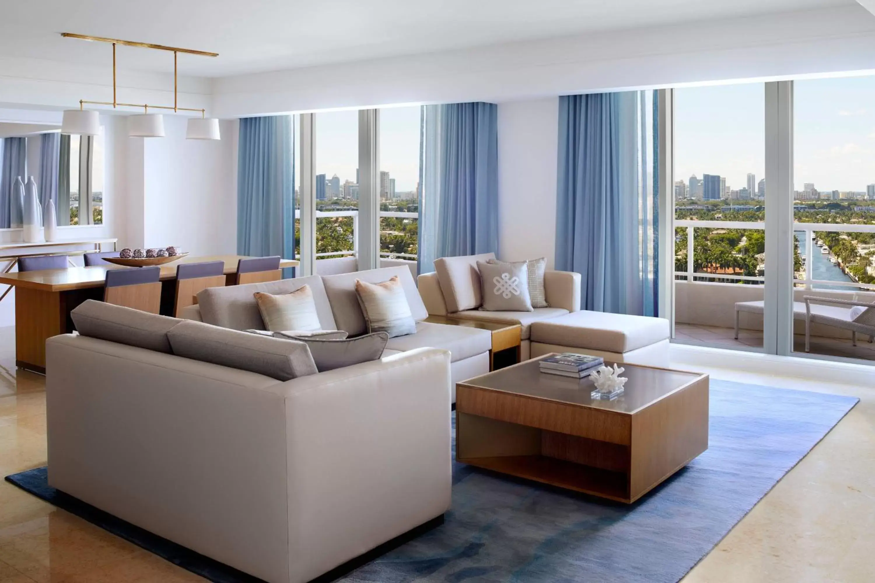 Bedroom, Seating Area in The Ritz-Carlton, Fort Lauderdale
