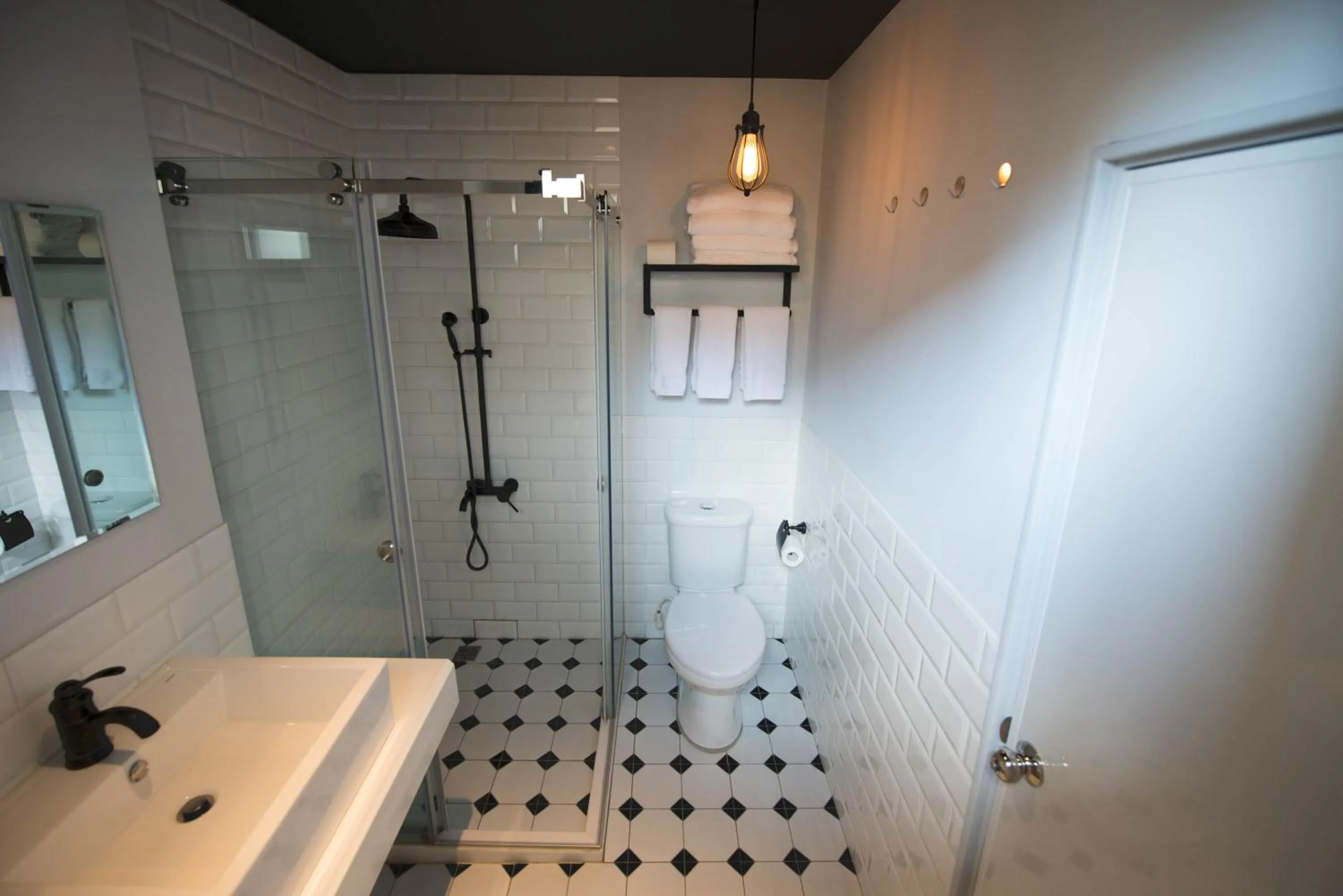 被愛咖啡小旅館 Birdeye Garden