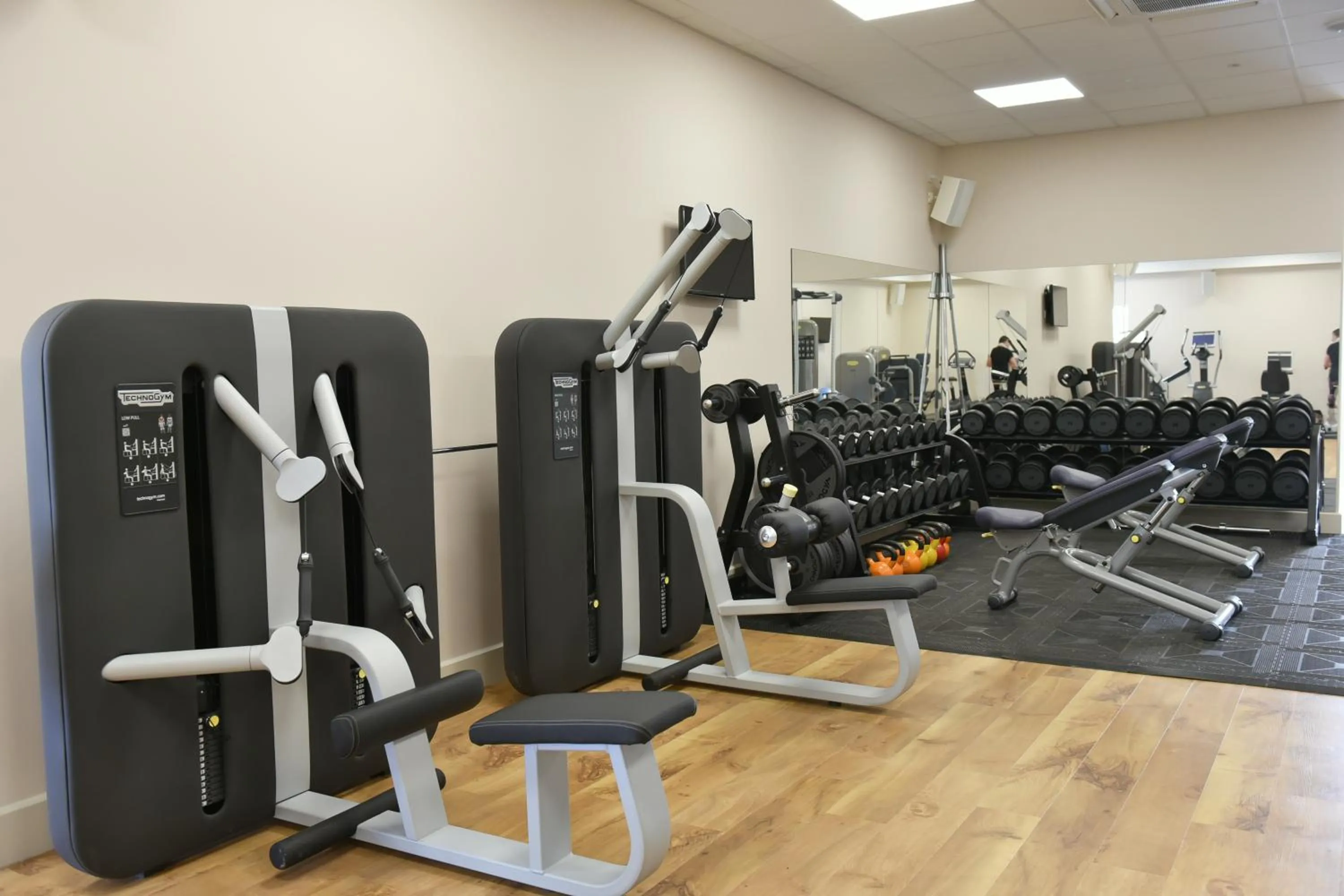 Fitness centre/facilities in Southview Park Hotel