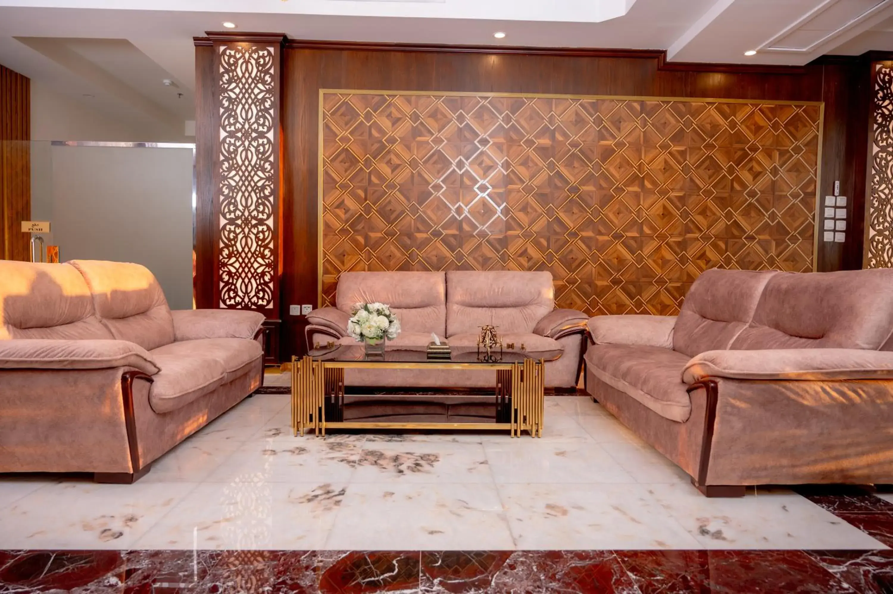 Lobby or reception in Areen Hotel فندق ارين Lobby or reception in Areen Hotel فندق ارين