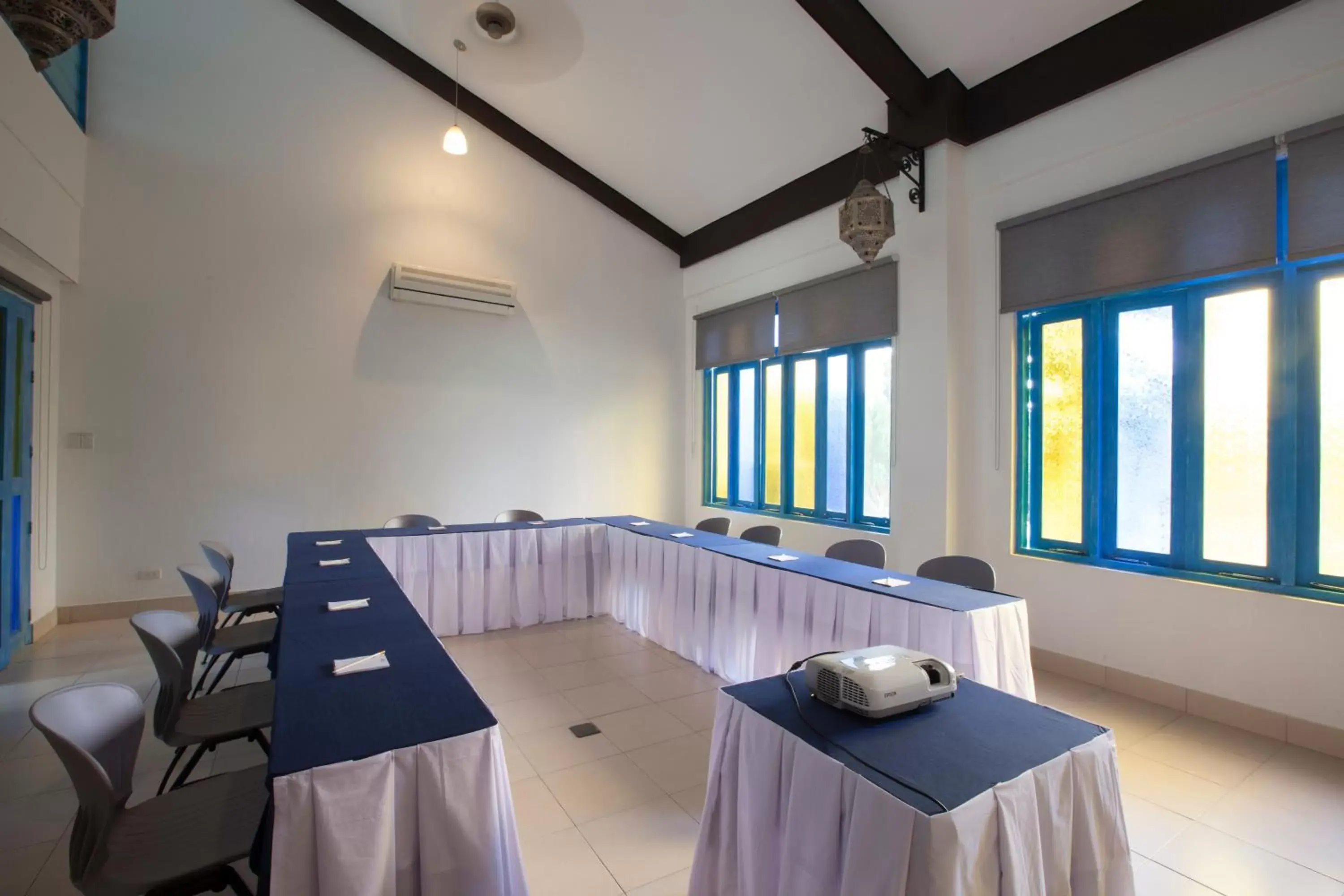 Meeting/conference room in Microtel by Wyndham Puerto Princesa