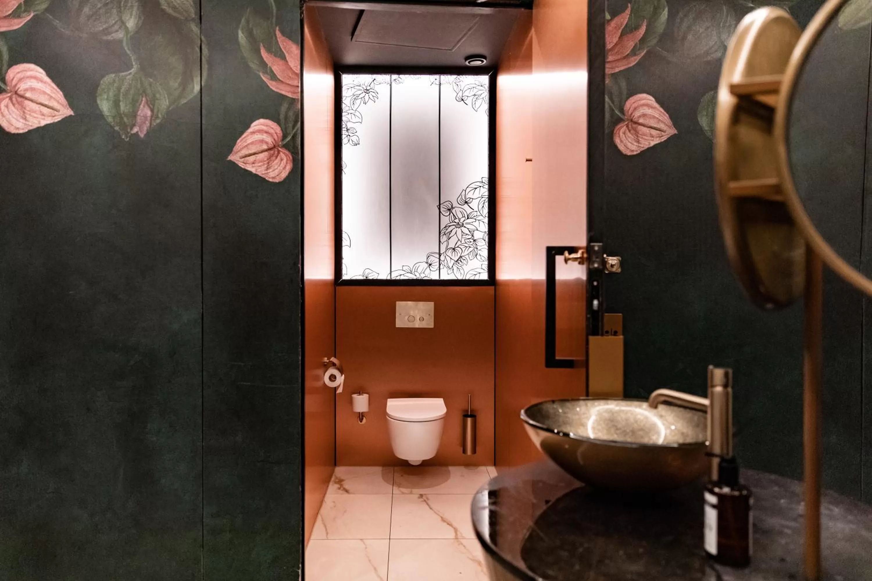 Toilet in Ambassador City Centre Hotel