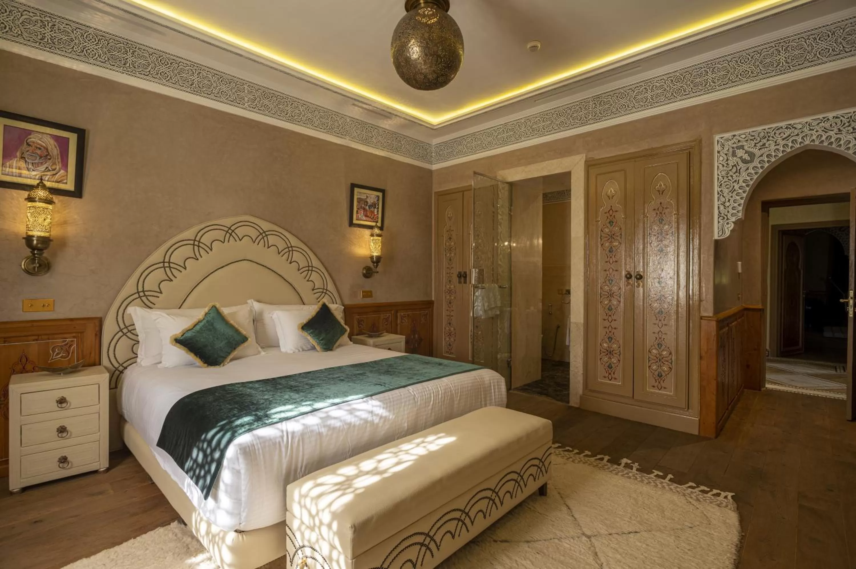 Bed in Maria Towers , Palais Table d'hôtes & SPA