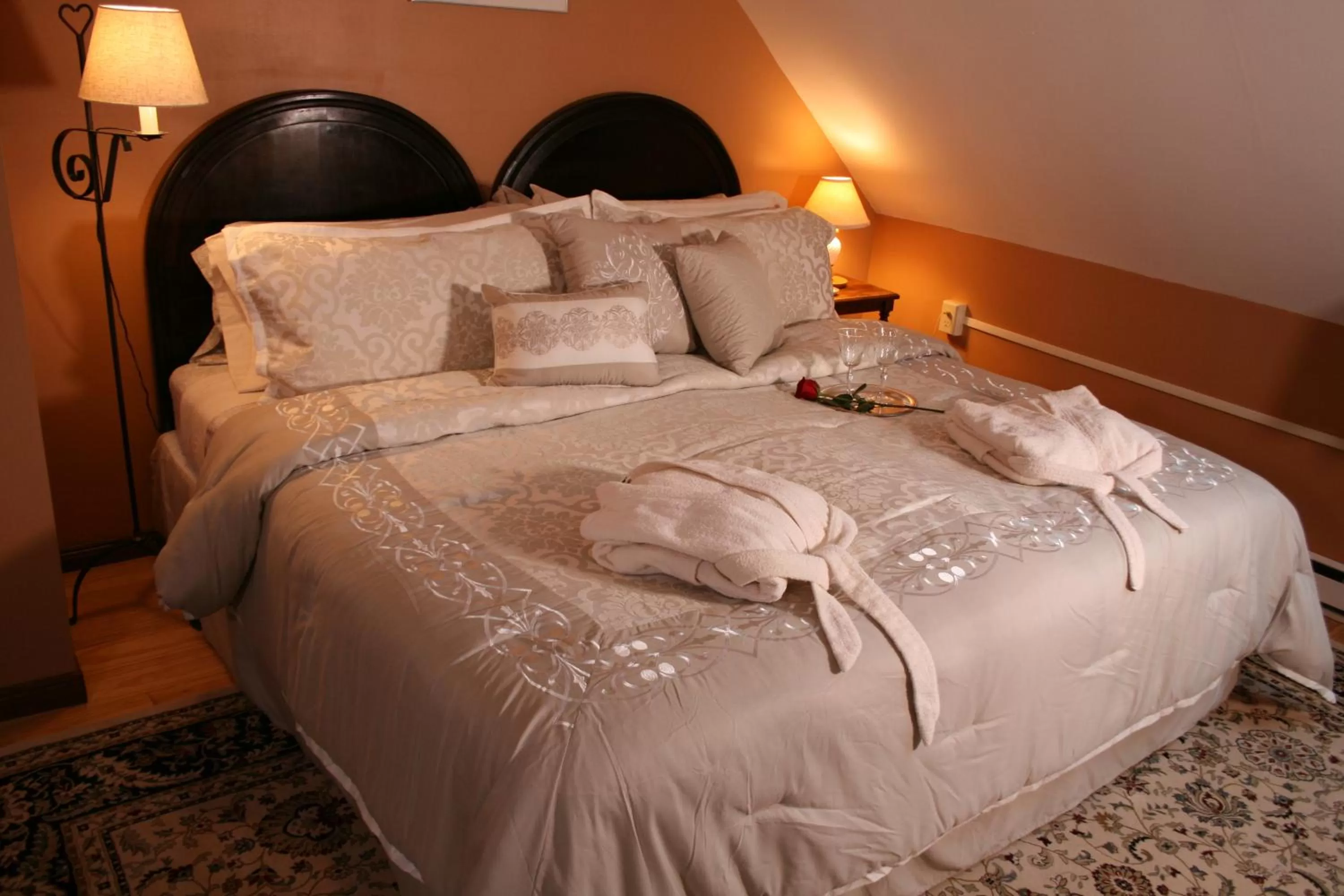 Deluxe King Room in The Governor's Inn