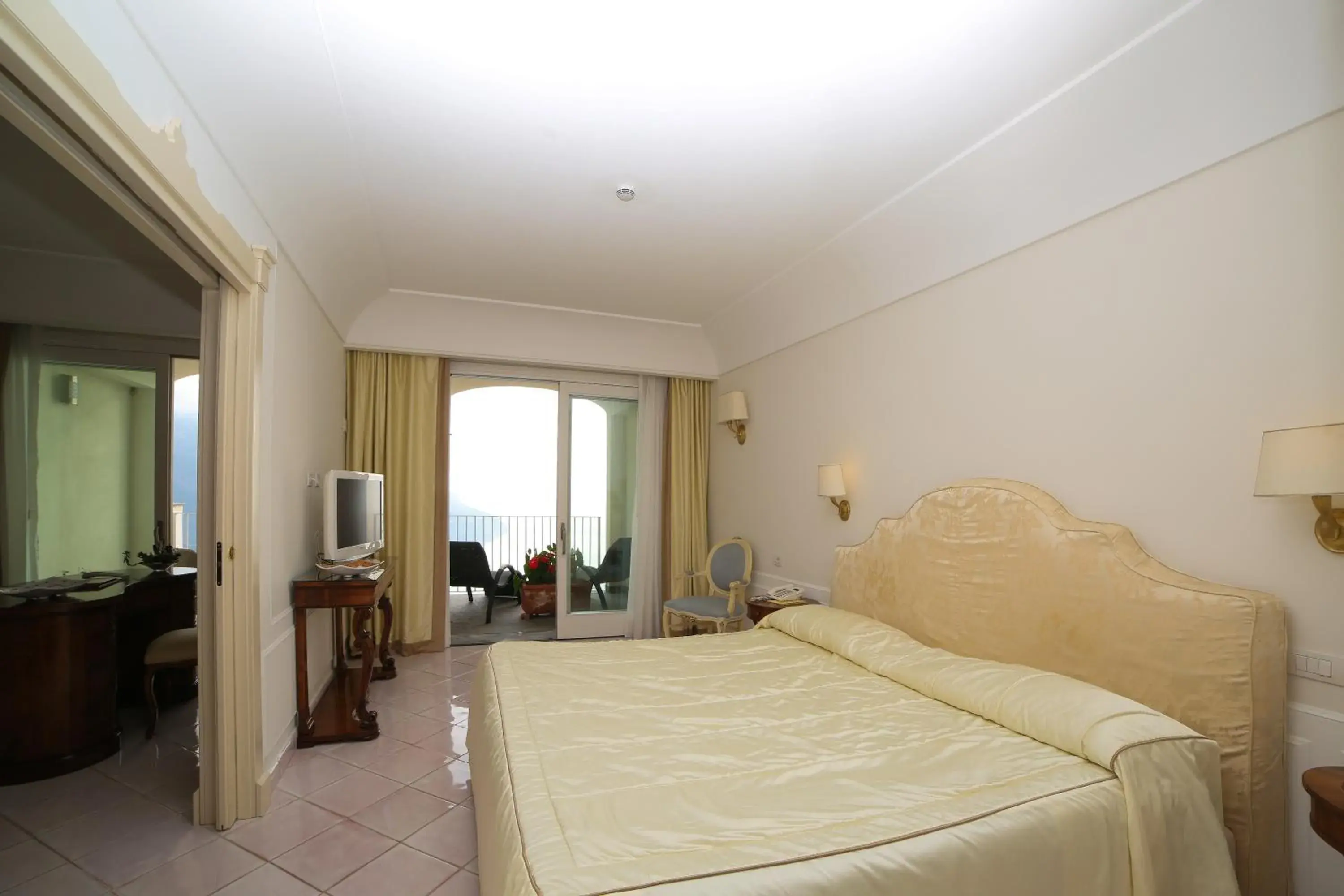 Photo of the whole room in Hotel Villa Fraulo