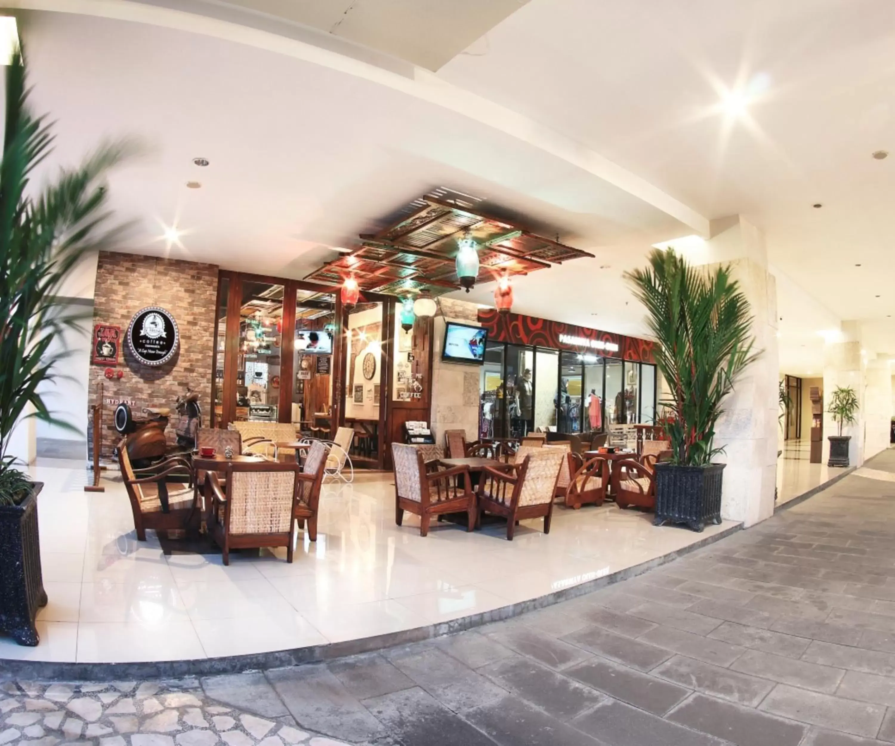 Restaurant/places to eat in The Alana Yogyakarta Hotel and Convention Center