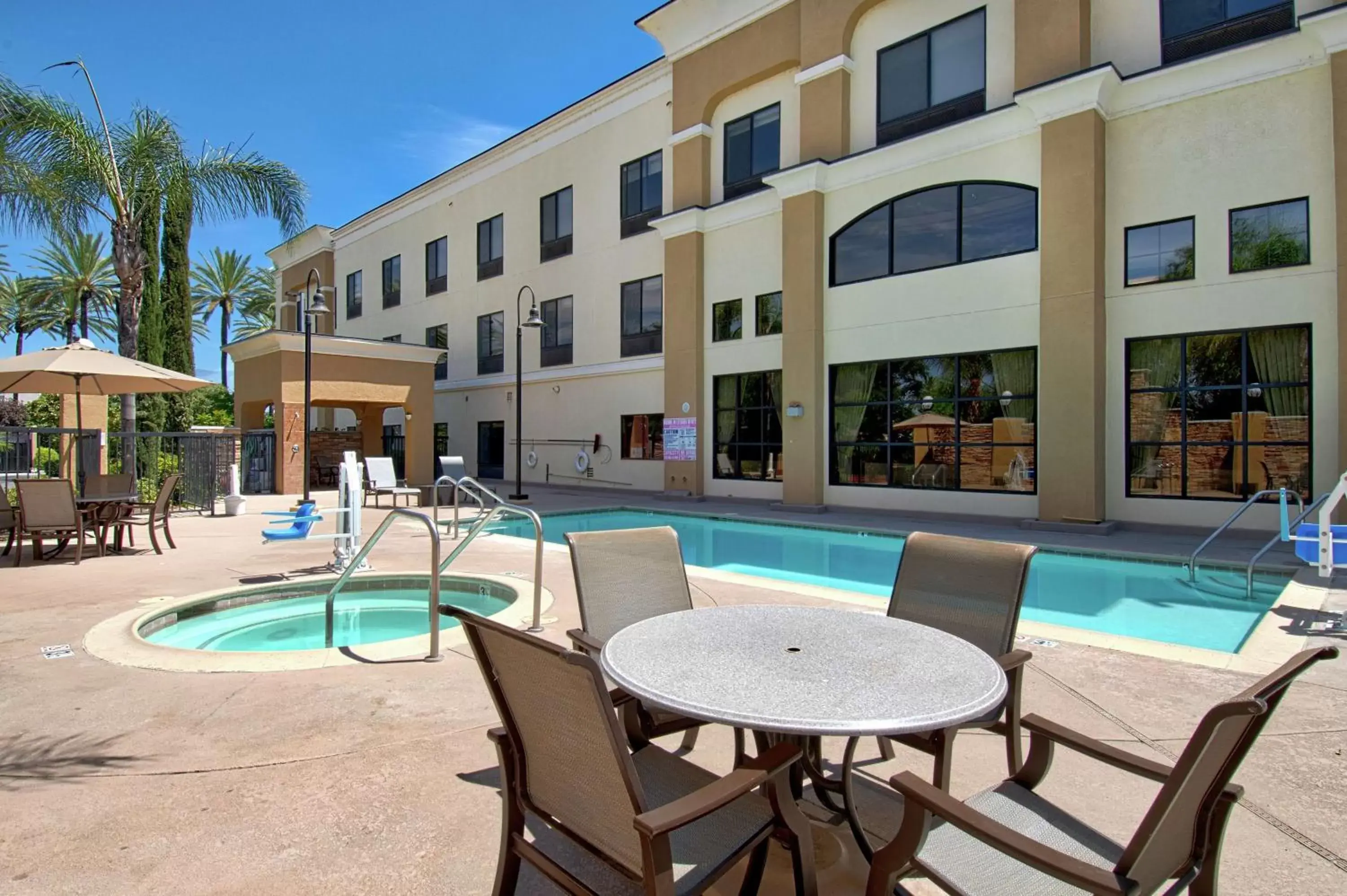 Pool view, Swimming Pool in Hampton Inn & Suites Hemet