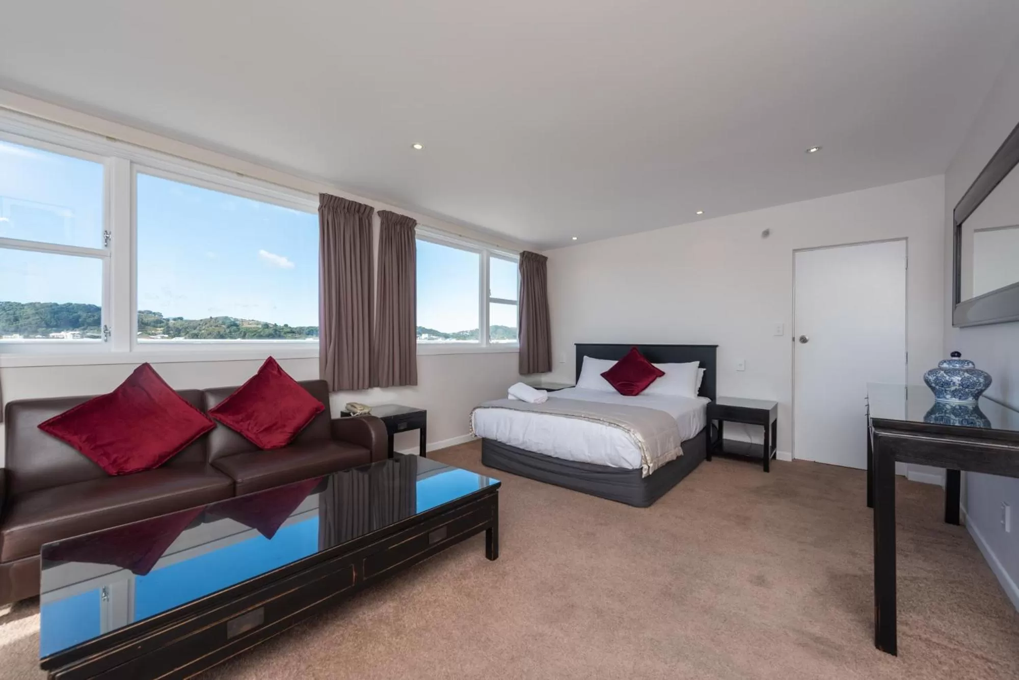 Bed in Capital View Motor Inn - Free Parking