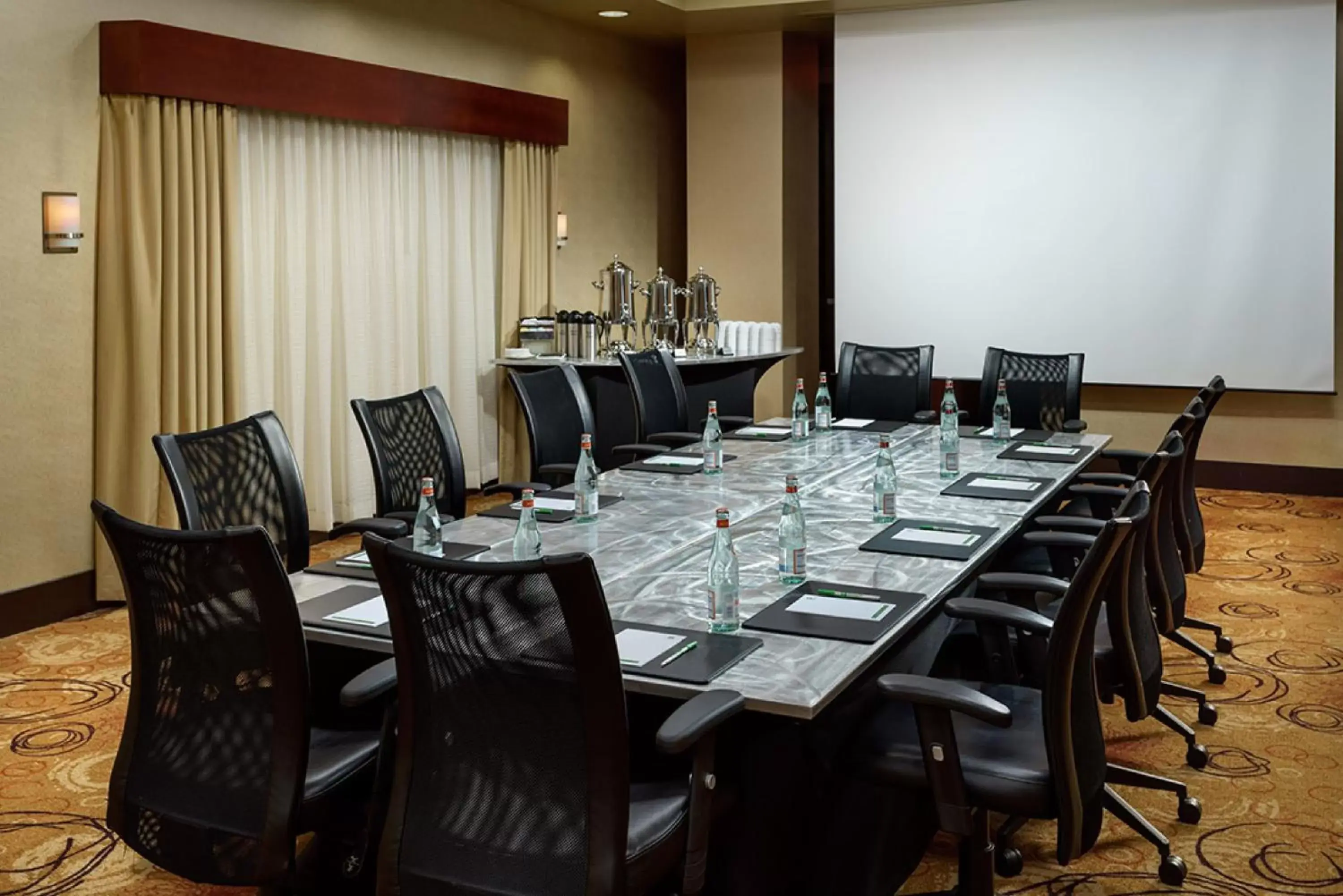 Meeting/conference room in Holiday Inn Charlotte Center City, an IHG Hotel