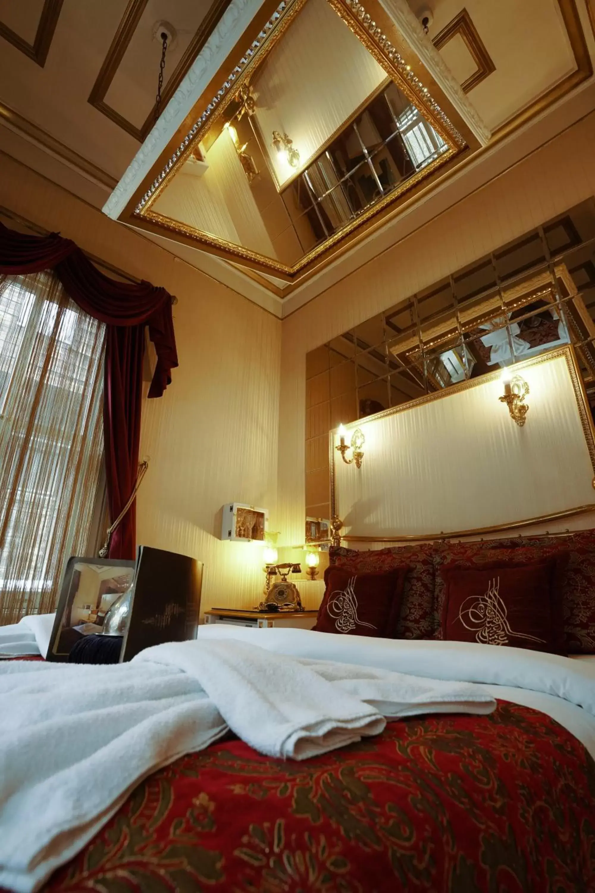 Massage, Bed in Sultan Tughra Hotel