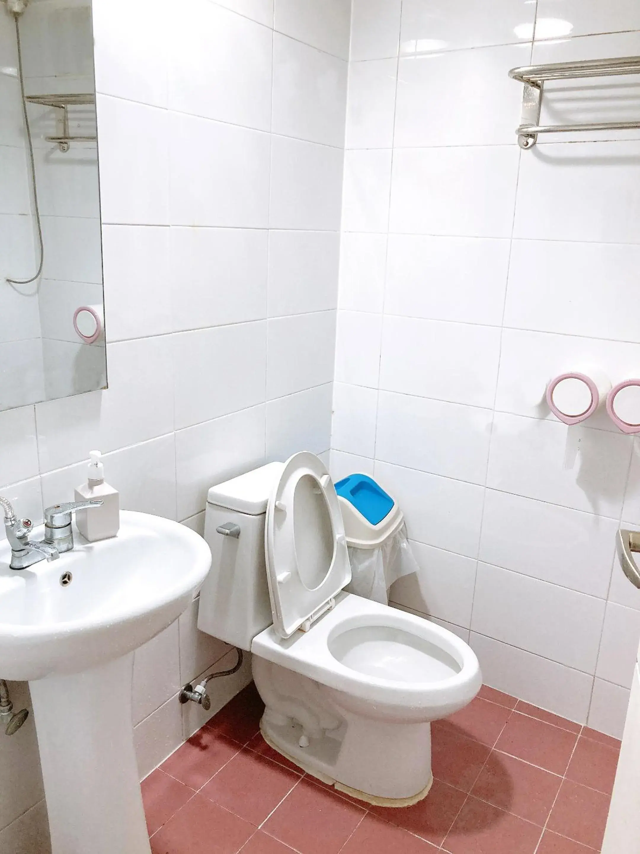 Bathroom in YaKorea Hostel Dongdaemun