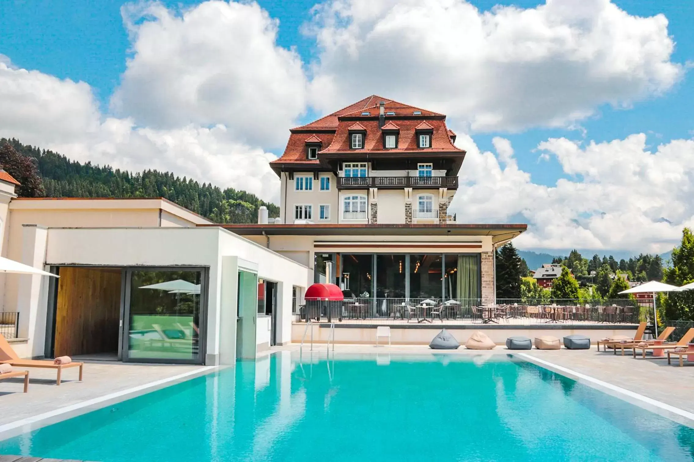 Swimming pool, Property Building in Villars Palace