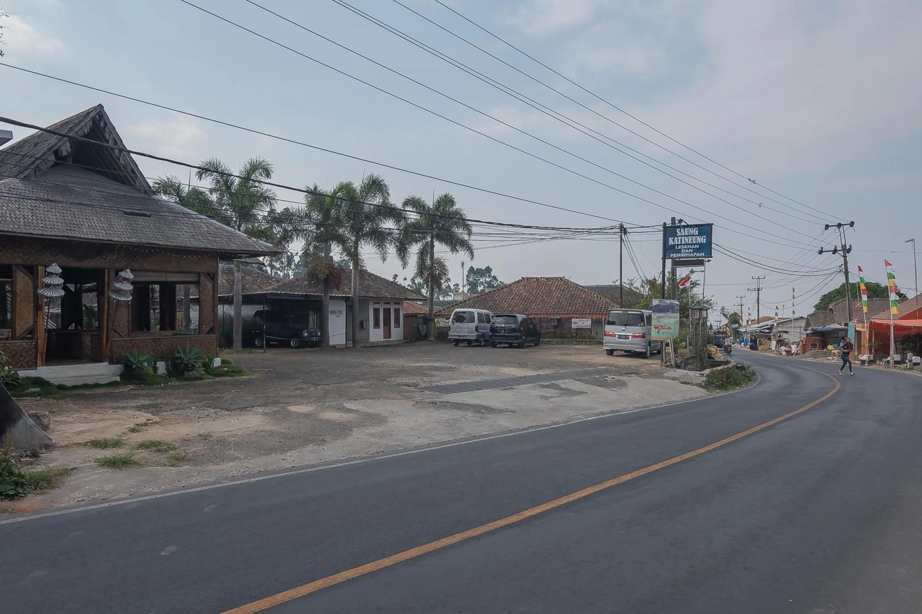 Property logo or sign in RedDoorz near Happy Farm Ciwidey