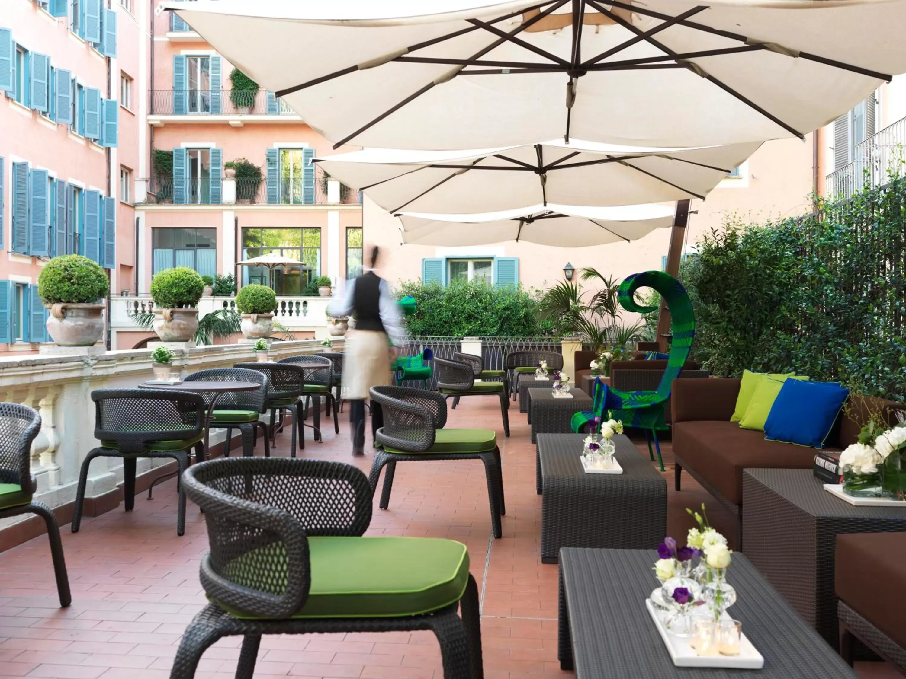 Lounge or bar, Restaurant/Places to Eat in Rocco Forte Hotel de Russie