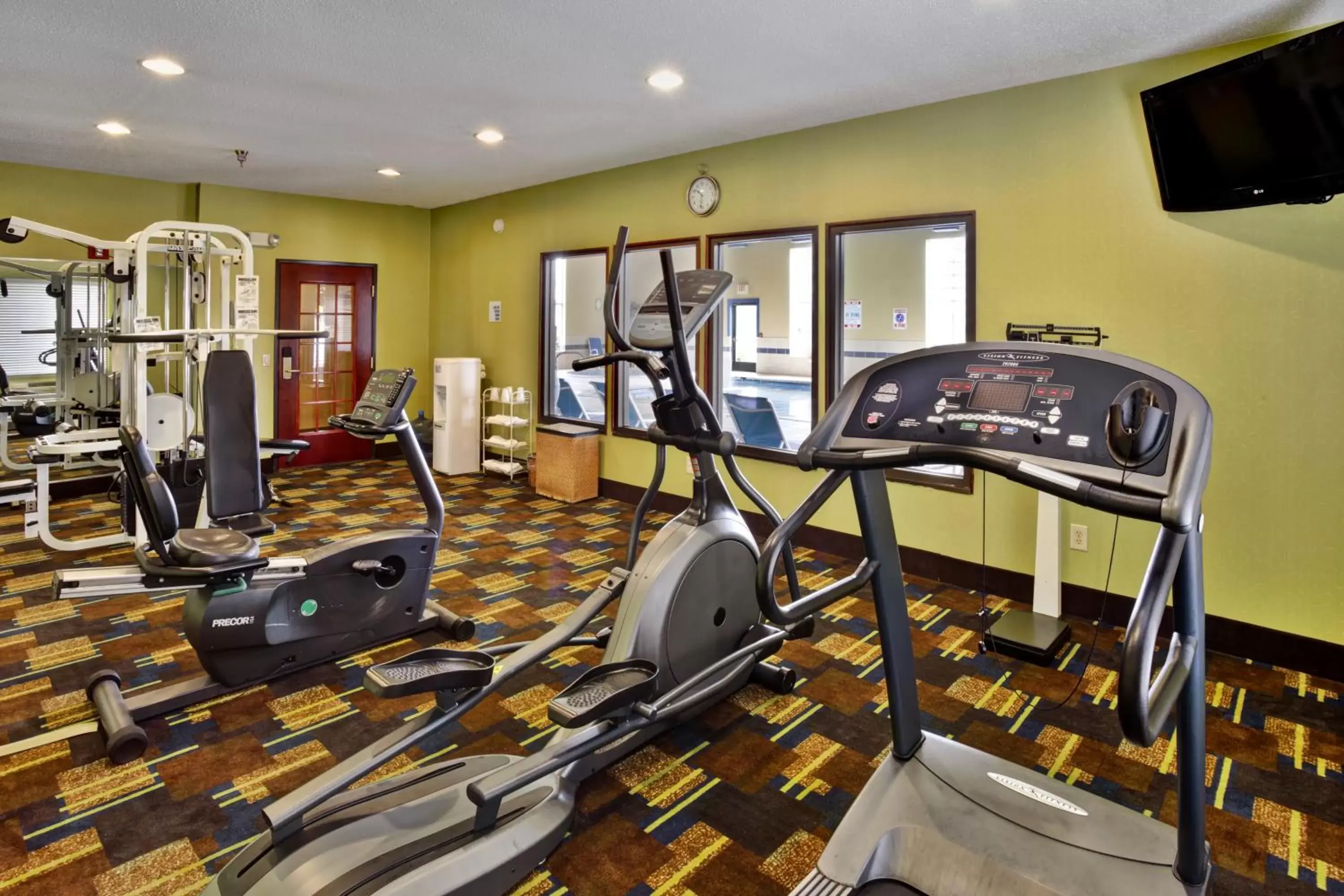 Fitness centre/facilities, Fitness Center/Facilities in Holiday Inn Express Hotel & Suites Woodhaven, an IHG Hotel