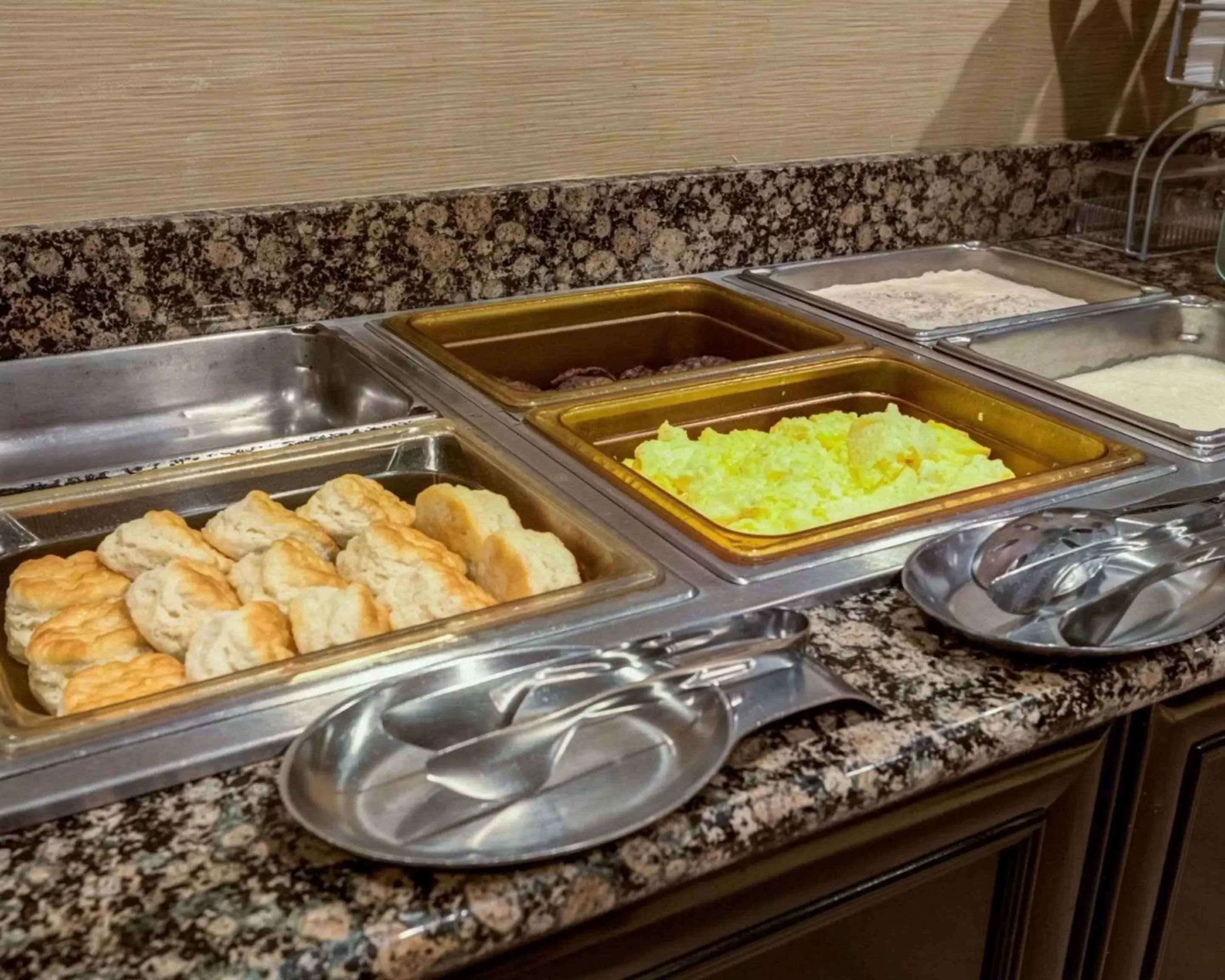 Restaurant/places to eat in Comfort Suites Airport Charlotte