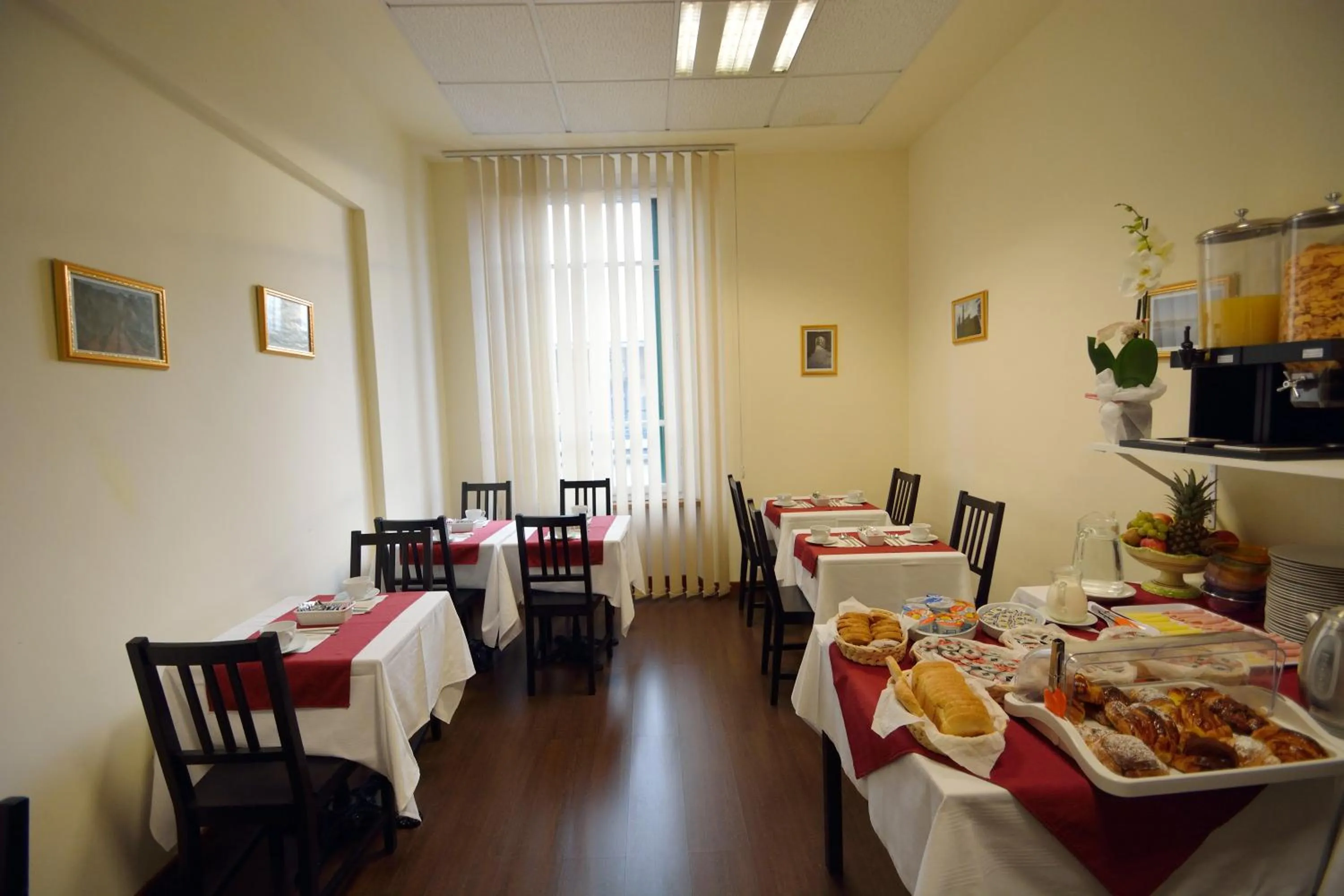 Restaurant/places to eat in B&B Marbò Florence