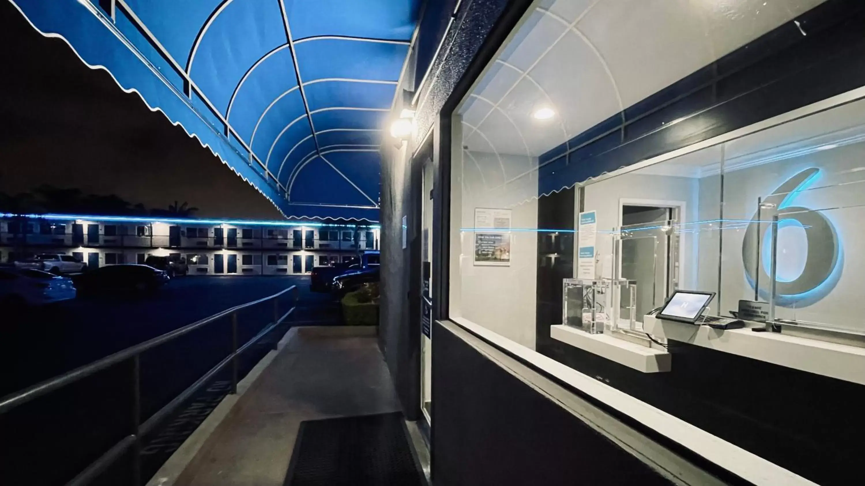 Property building in Motel 6 Pico Rivera - Los Angeles, CA Property building in Motel 6 Pico Rivera - Los Angeles, CA