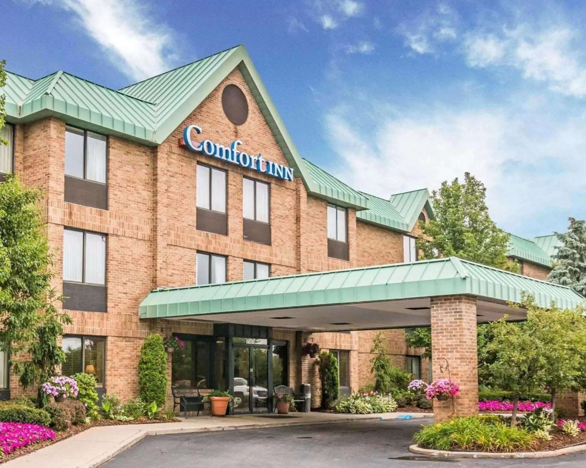 Property building in Comfort Inn Utica