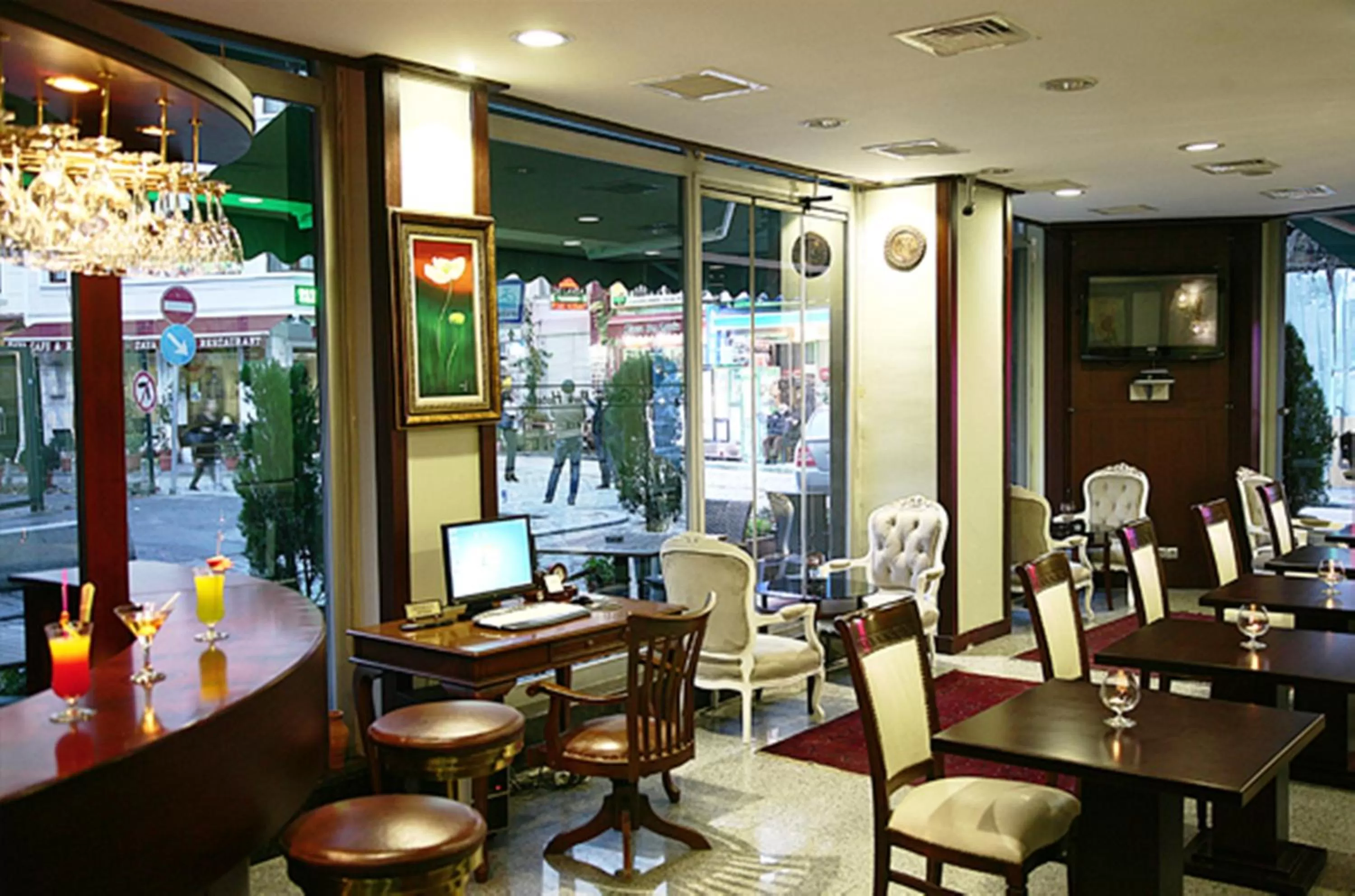 Lounge or bar in Gülhanepark Hotel & Spa