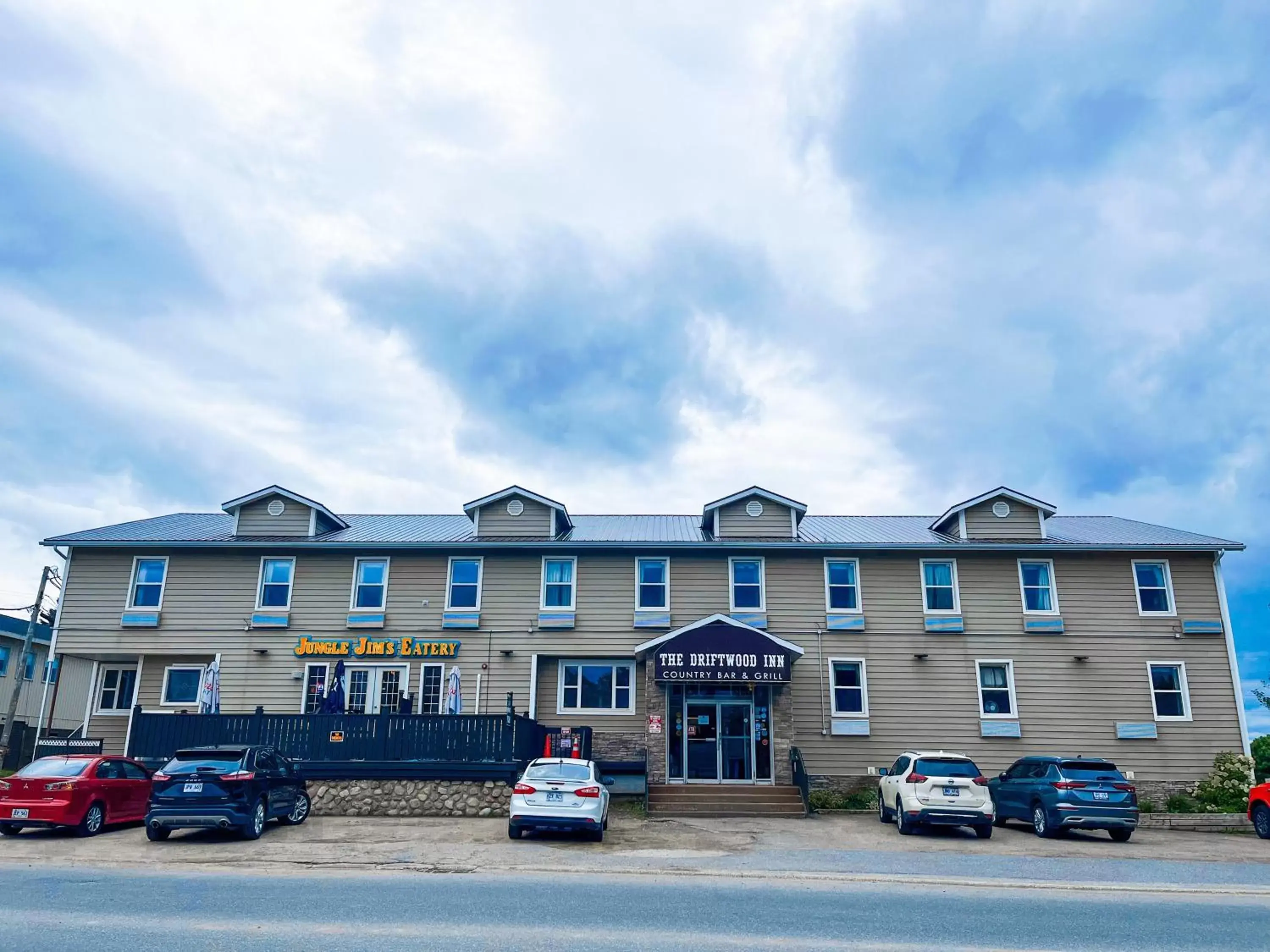 Property Building in Driftwood Inn